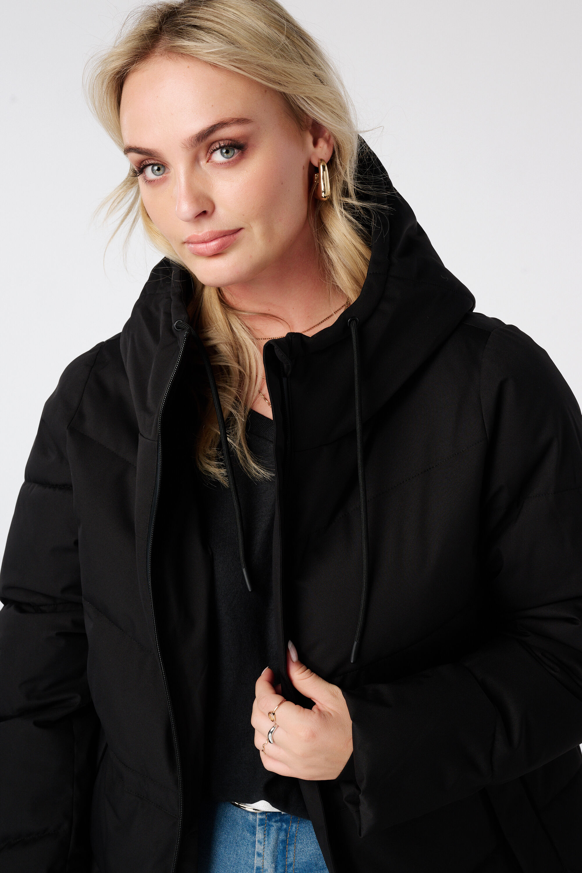 Manteau long matelass&eacute; avec capuche image number 4