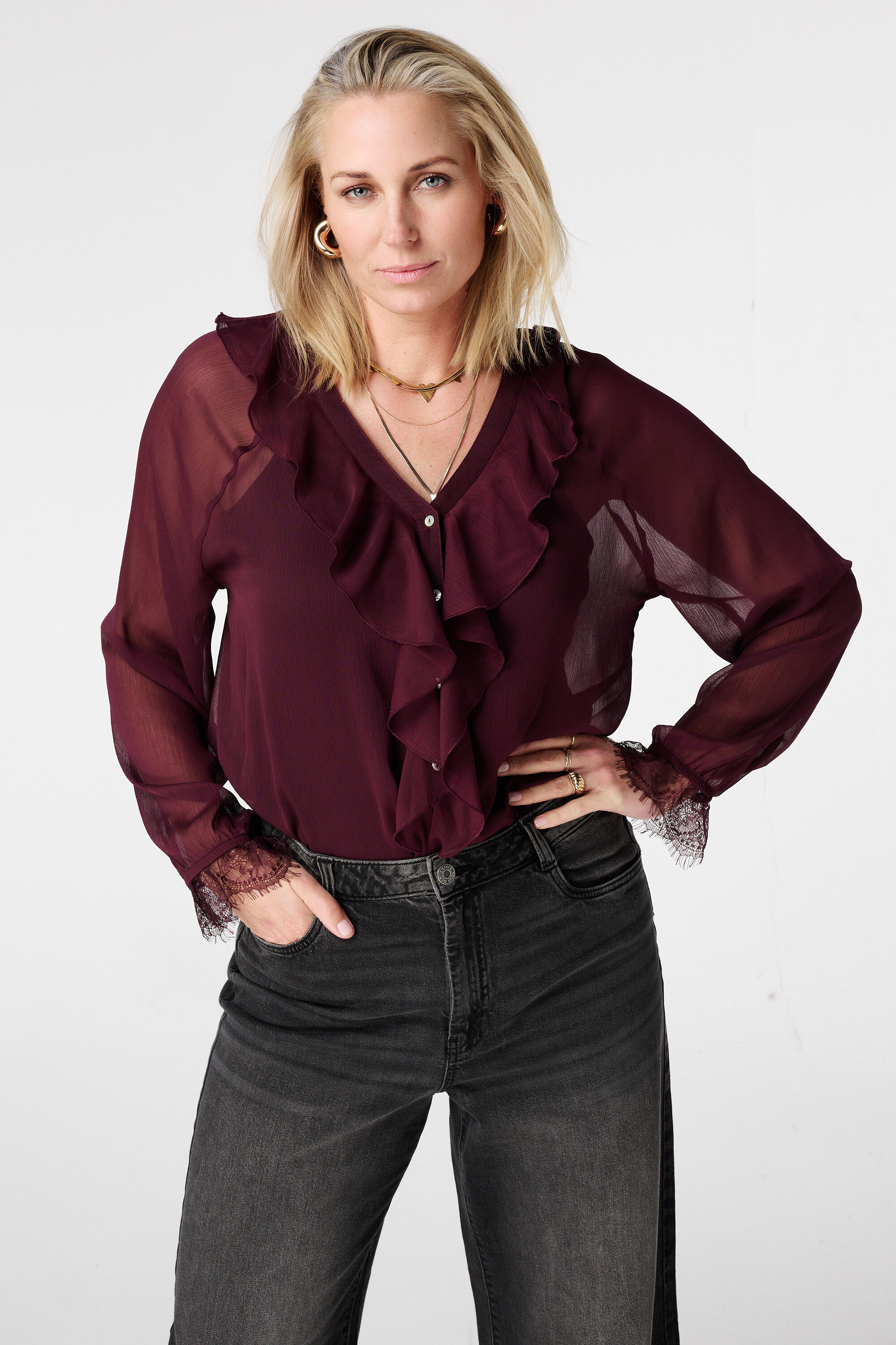 Sheer blouse met volants en kant