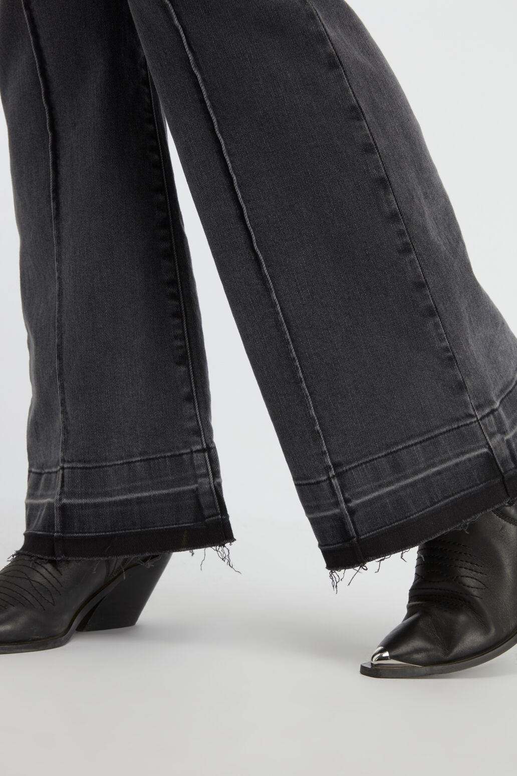 Flared high waist jeans image number 4