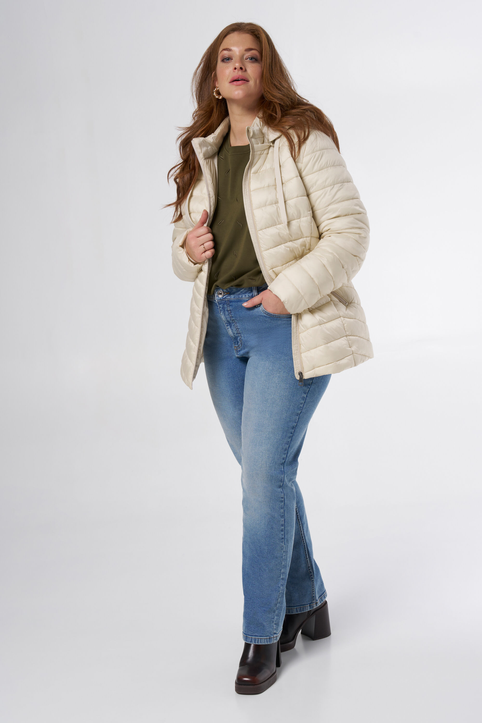 Veste matelass&eacute;e &agrave; capuche  image number 5