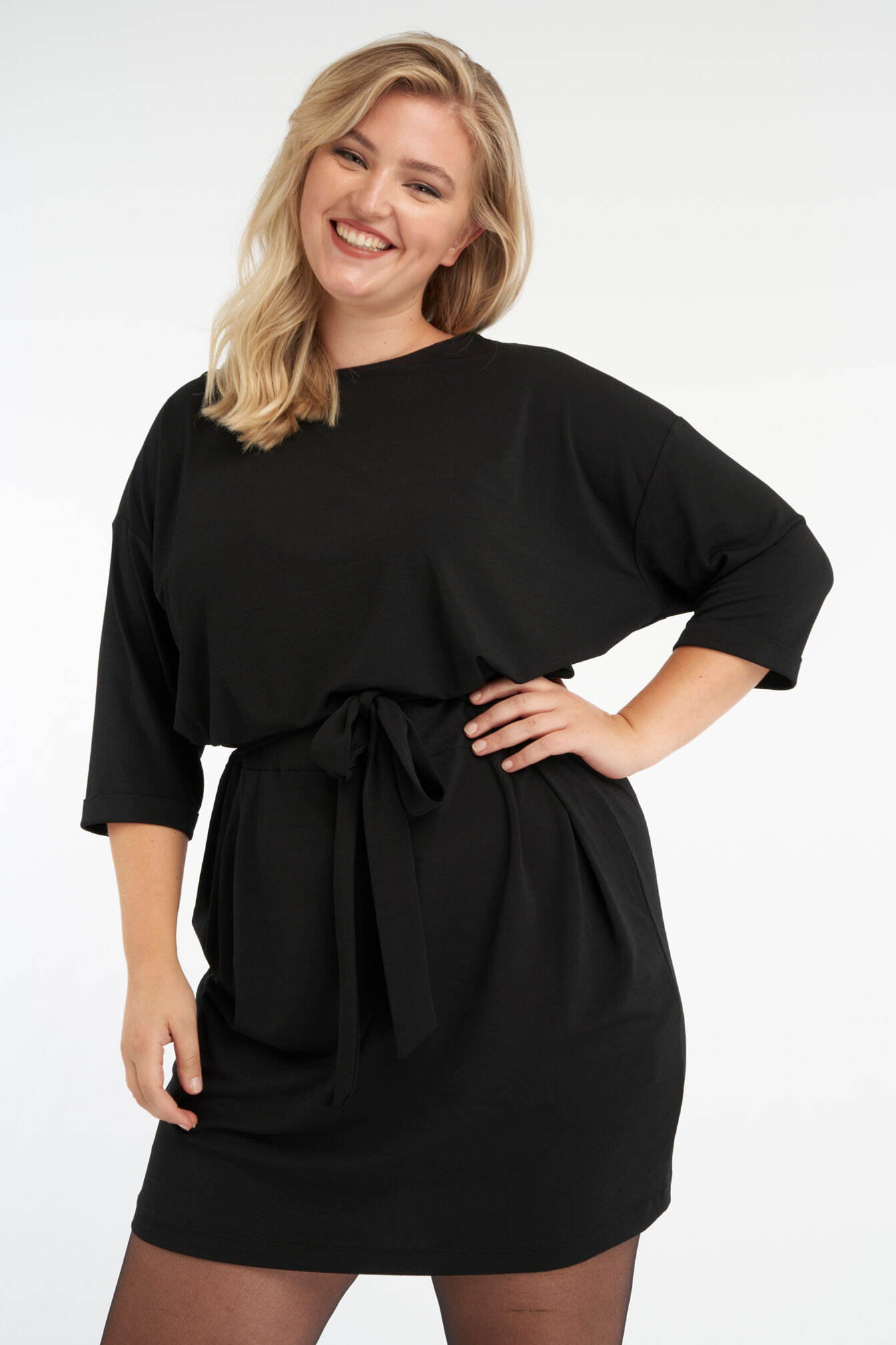 Robe en jersey avec ceinture &agrave; nouer image number 0