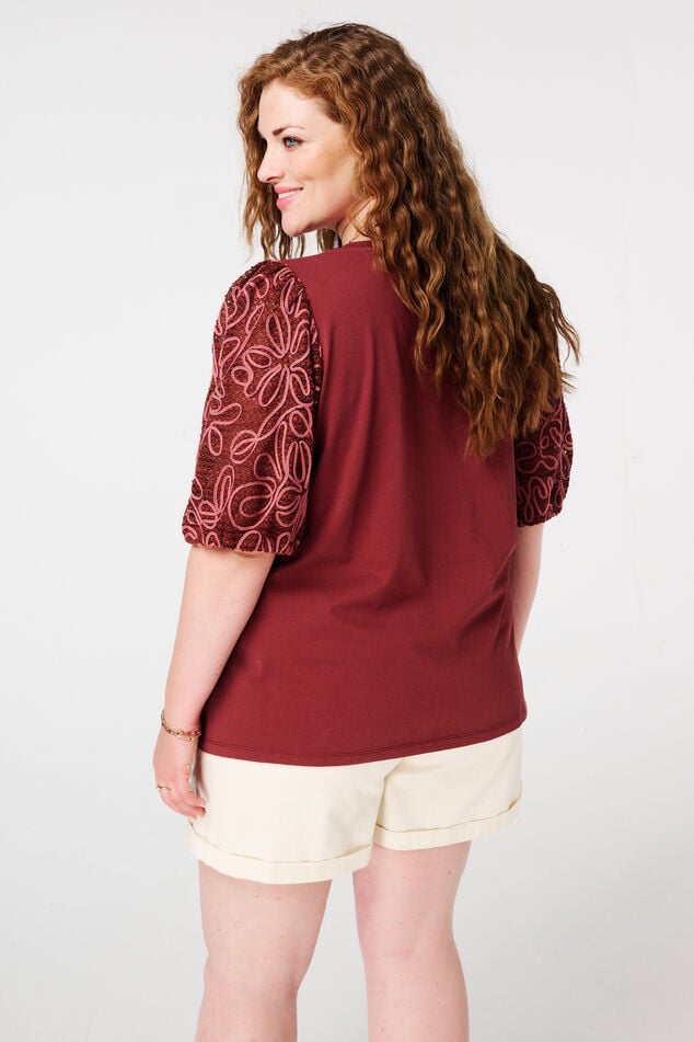 T-shirt met geborduurde mouwen image number 3