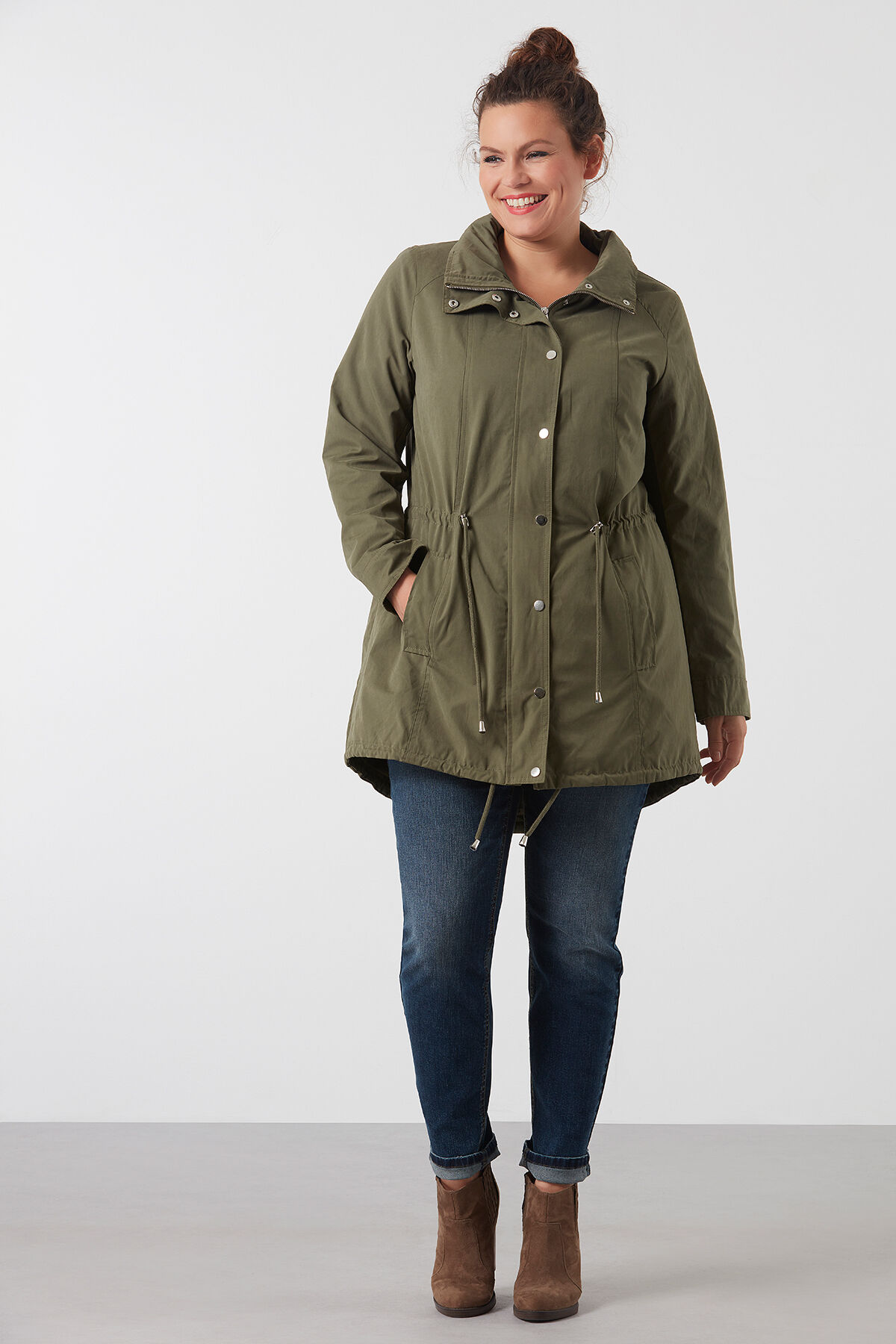 Parka avec broderies florales image number 3