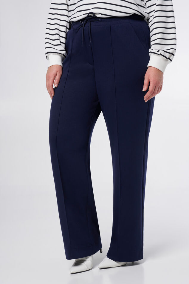 Jean avec couture décorative  image number 5