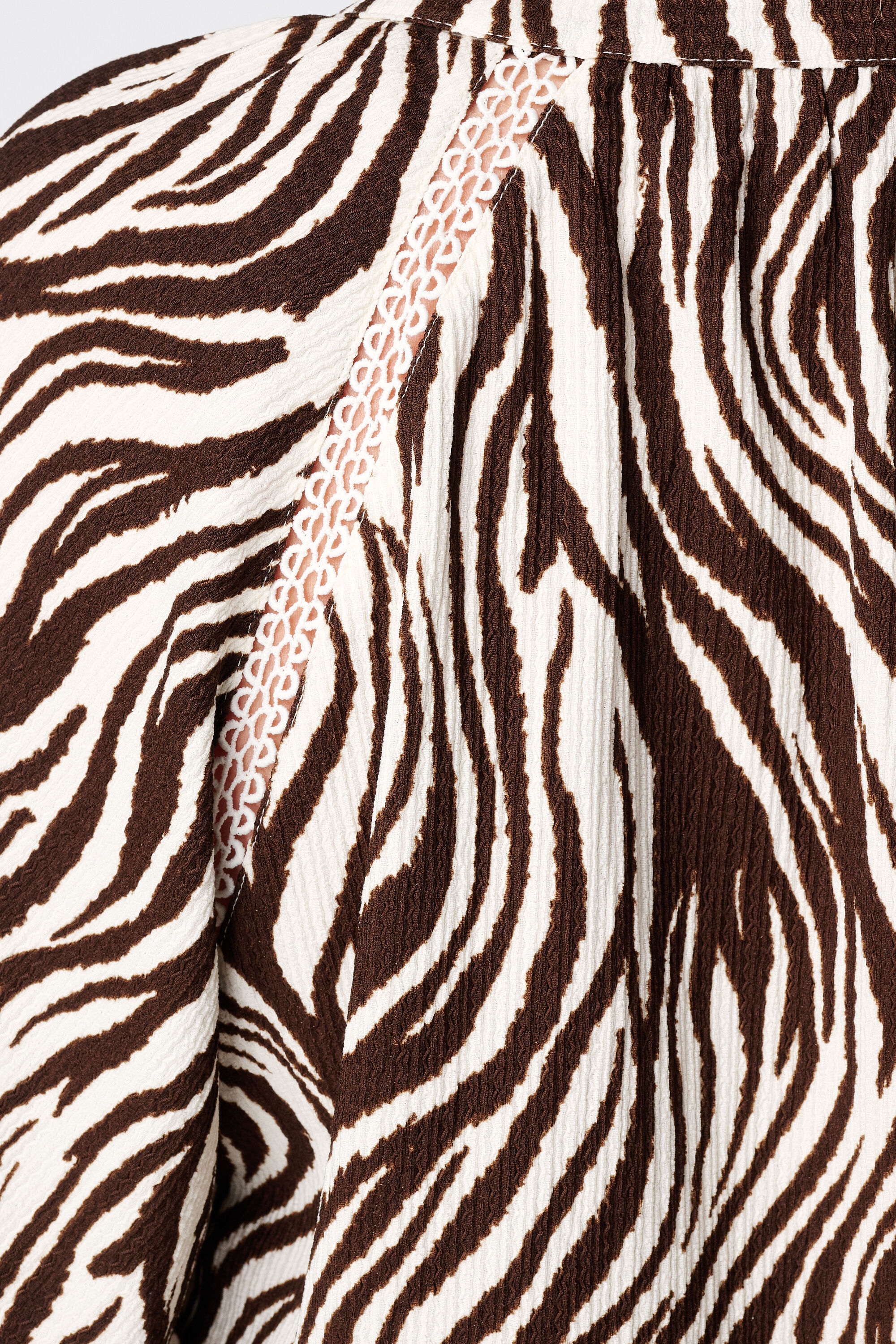 Top met print en v-hals image number 6