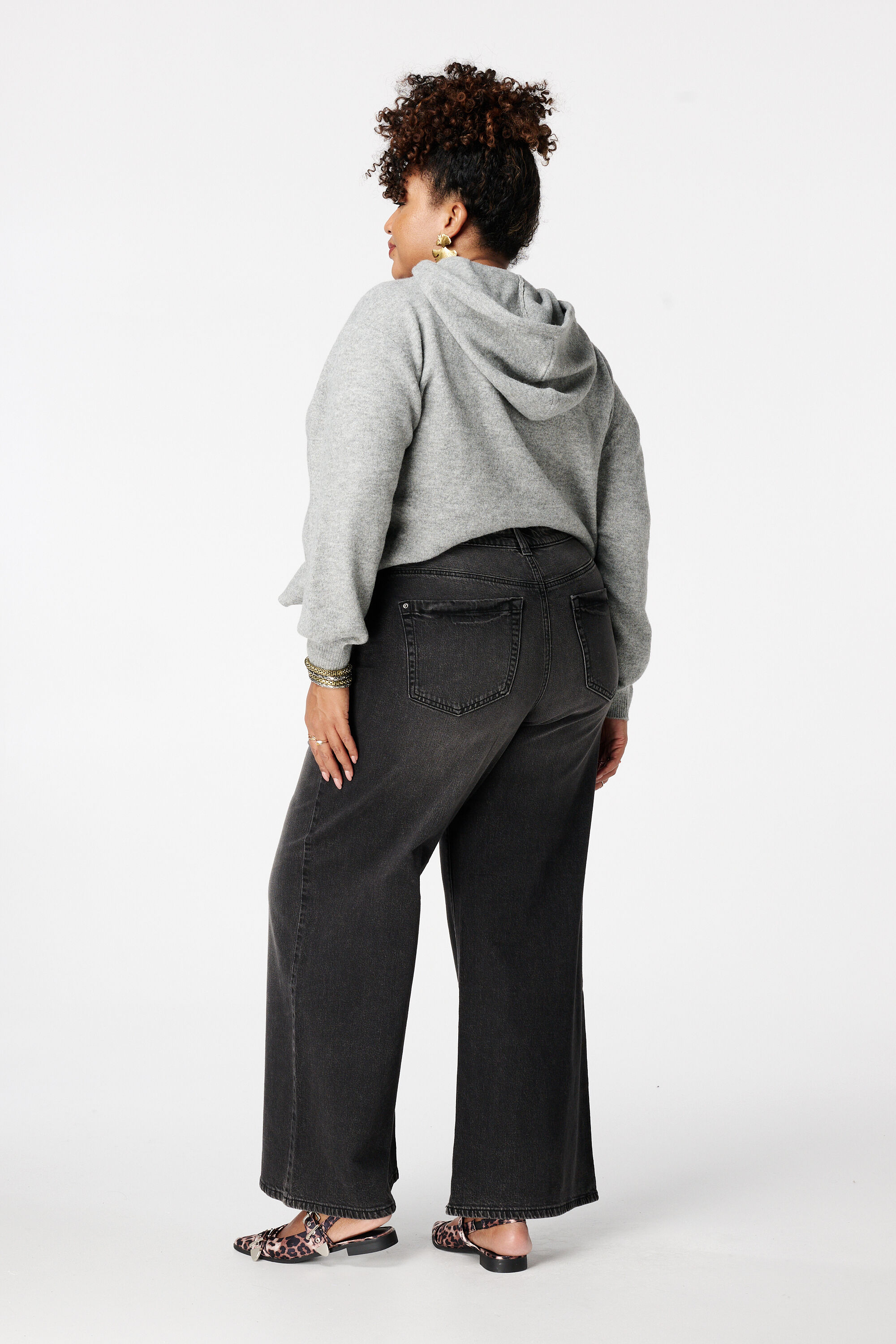 Jean &agrave; jambe large et taille haute image number 3