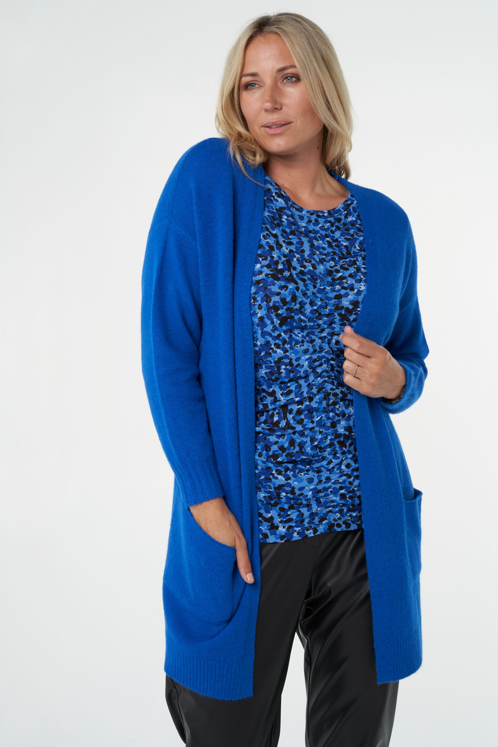 Openvallend vest met zakken image number 6