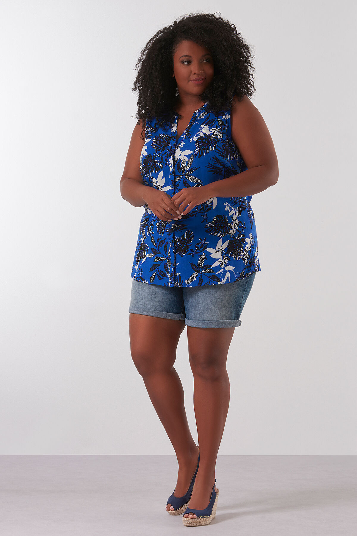 Mouwloze blouse met all-over print image number 3