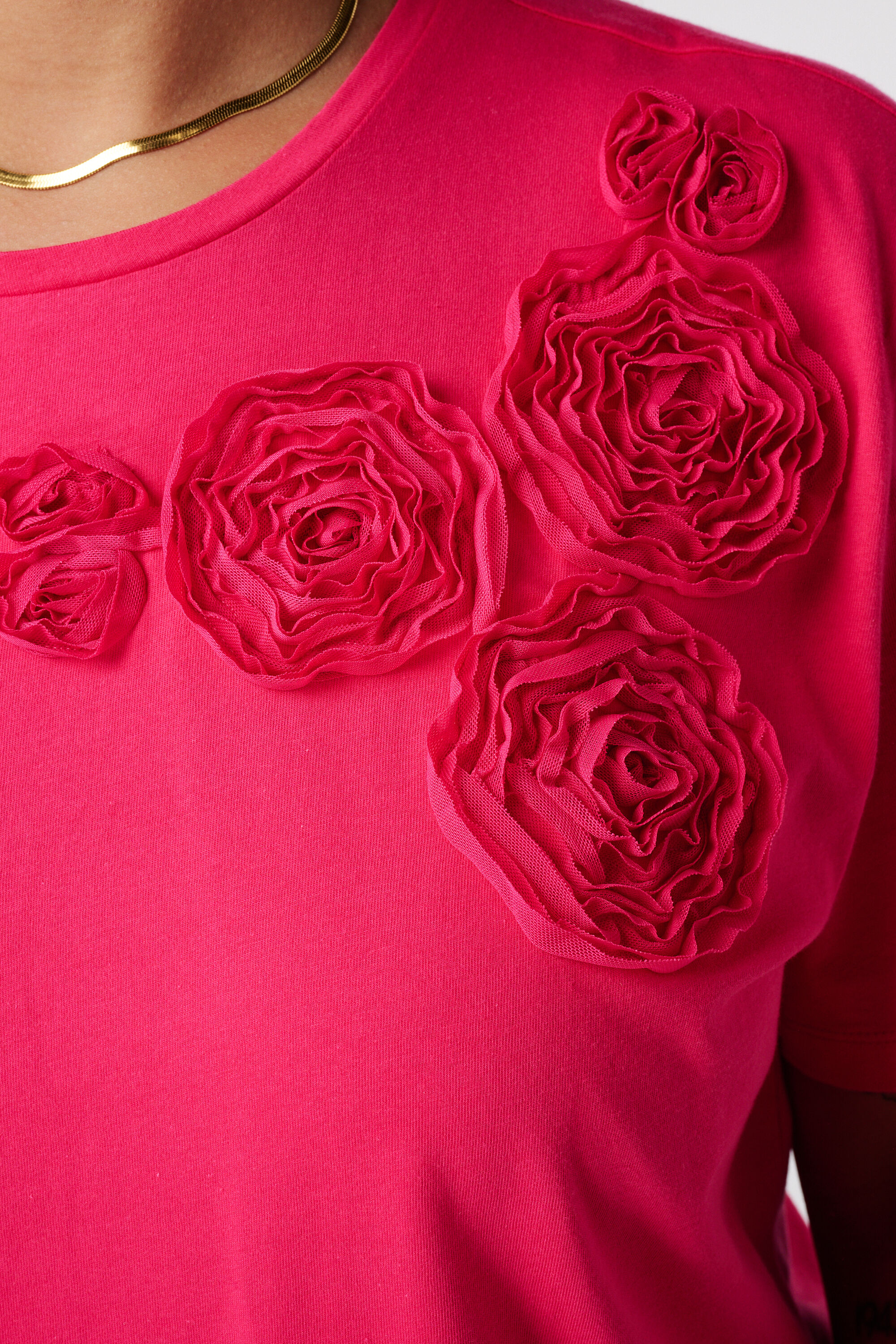 T-shirt avec imprim&eacute; brod&eacute; image number 6