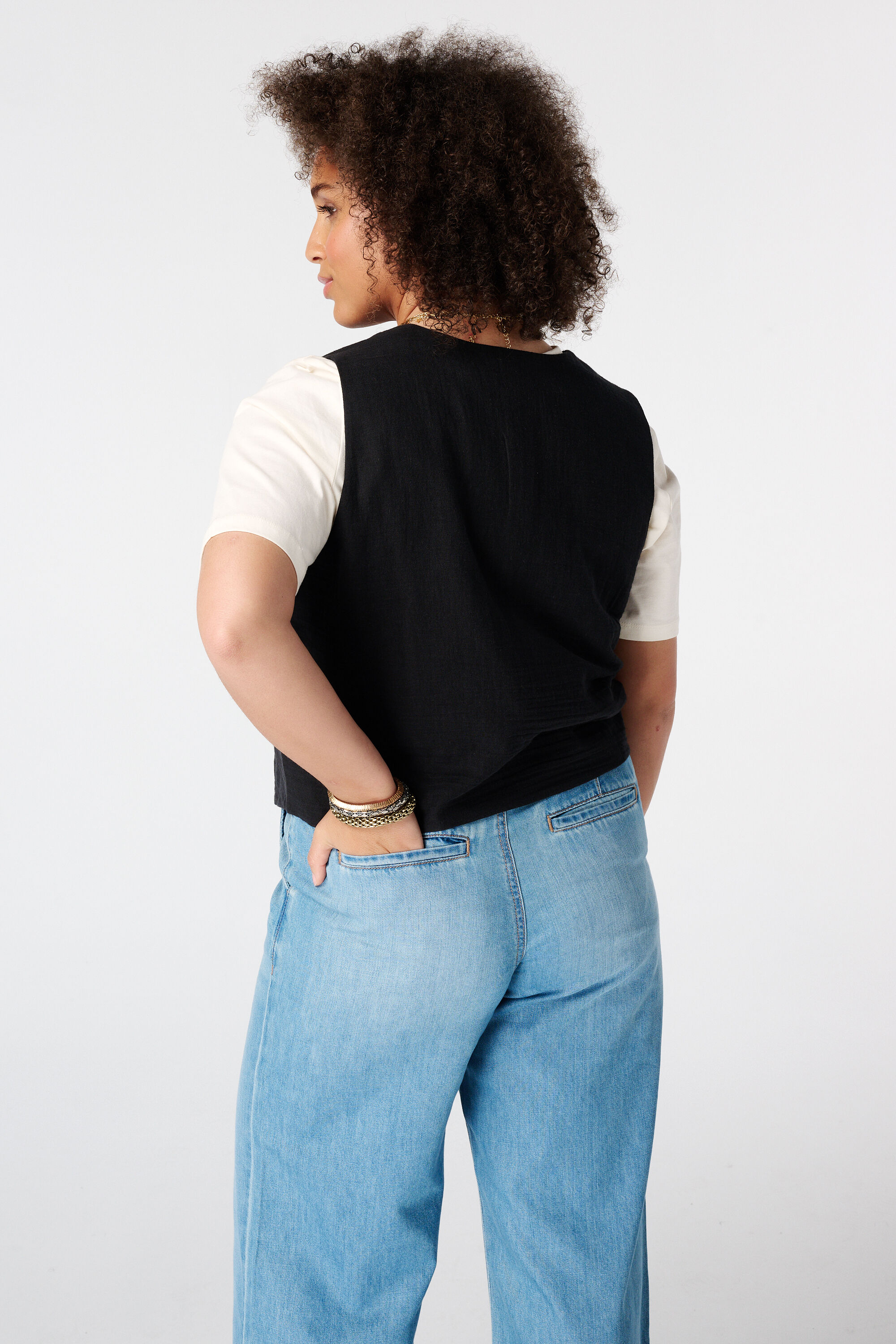 Kort gilet met embroidery image number 3