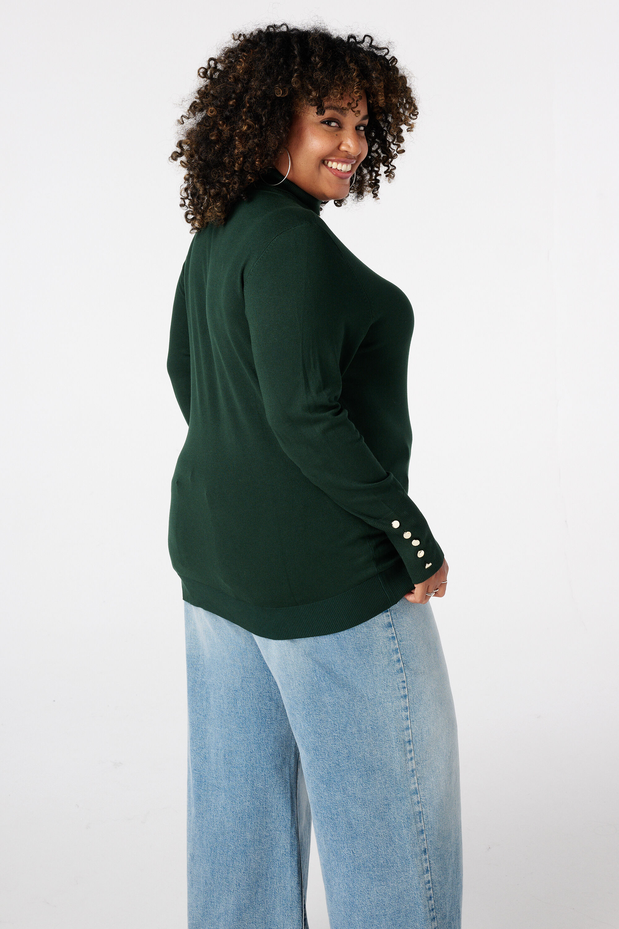 Pull &agrave; col roul&eacute; et boutons d&eacute;coratifs image number 3