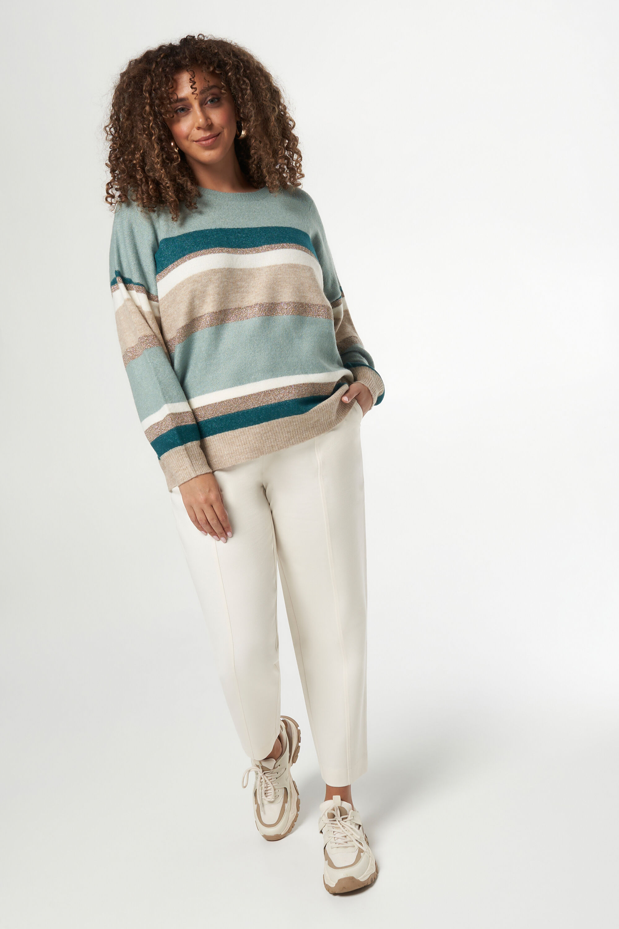 Pull ray&eacute; &agrave; paillettes image number 5