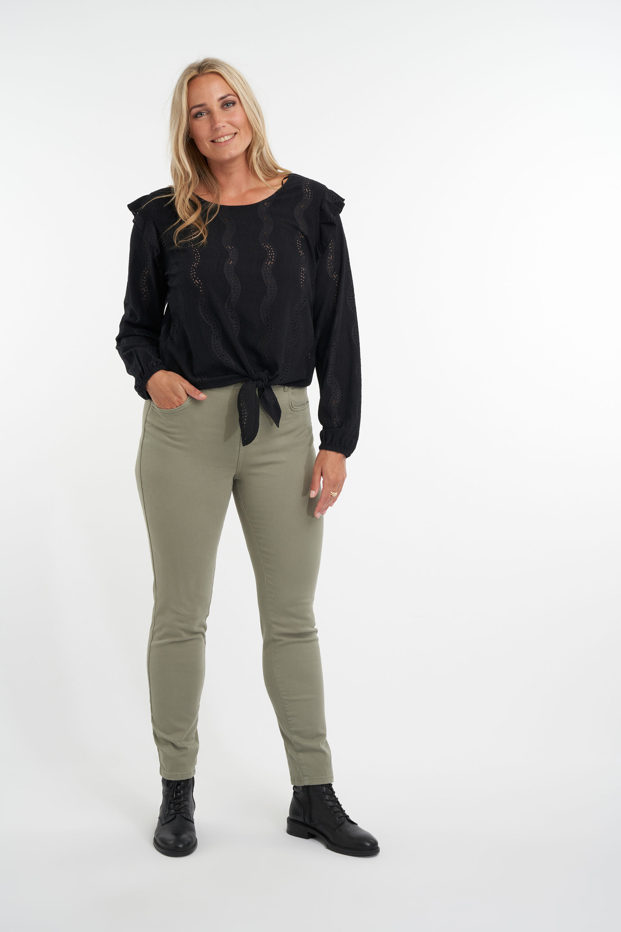 Slim fit jeans image number 4