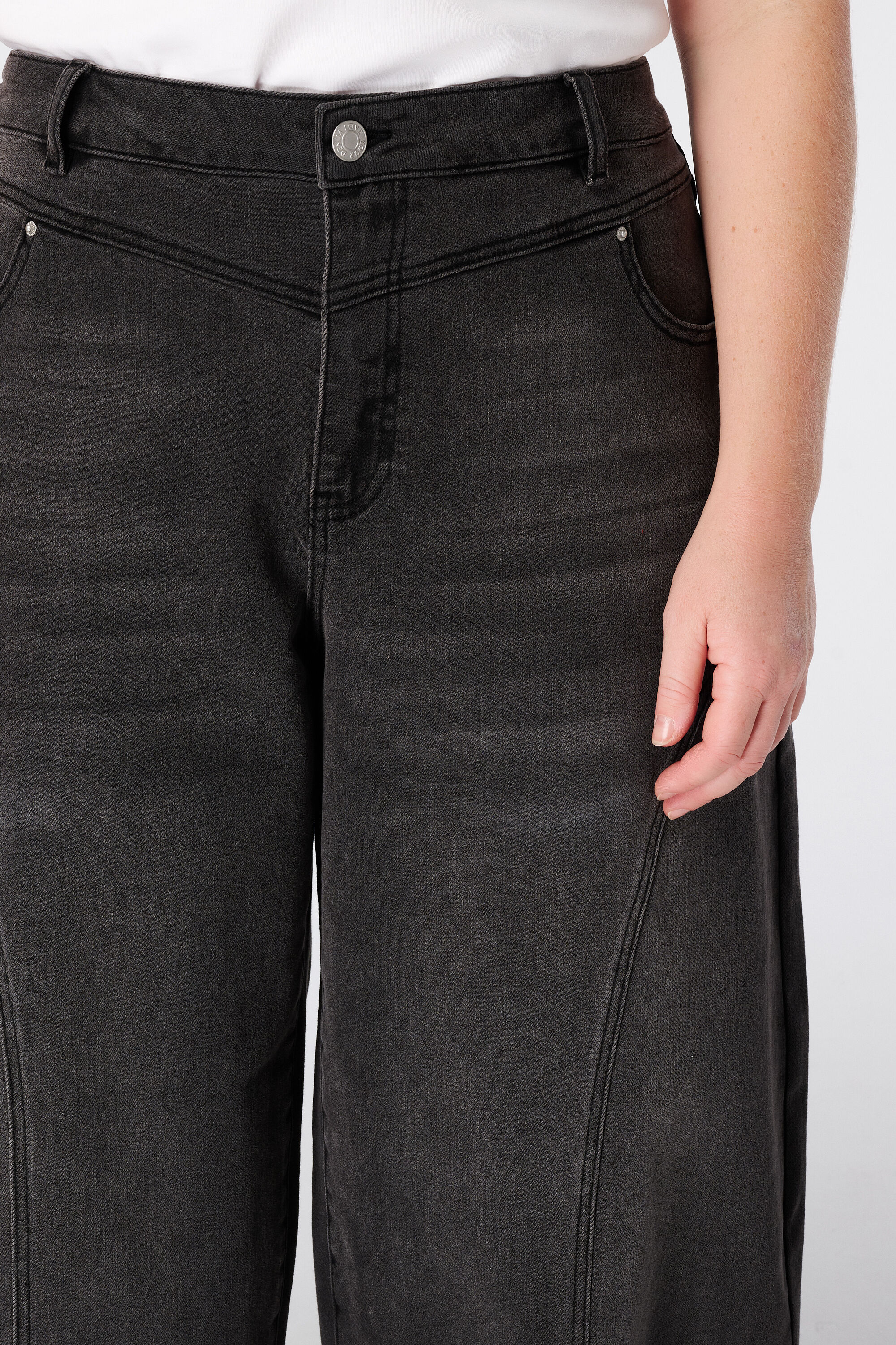 Jean barrel image number 4