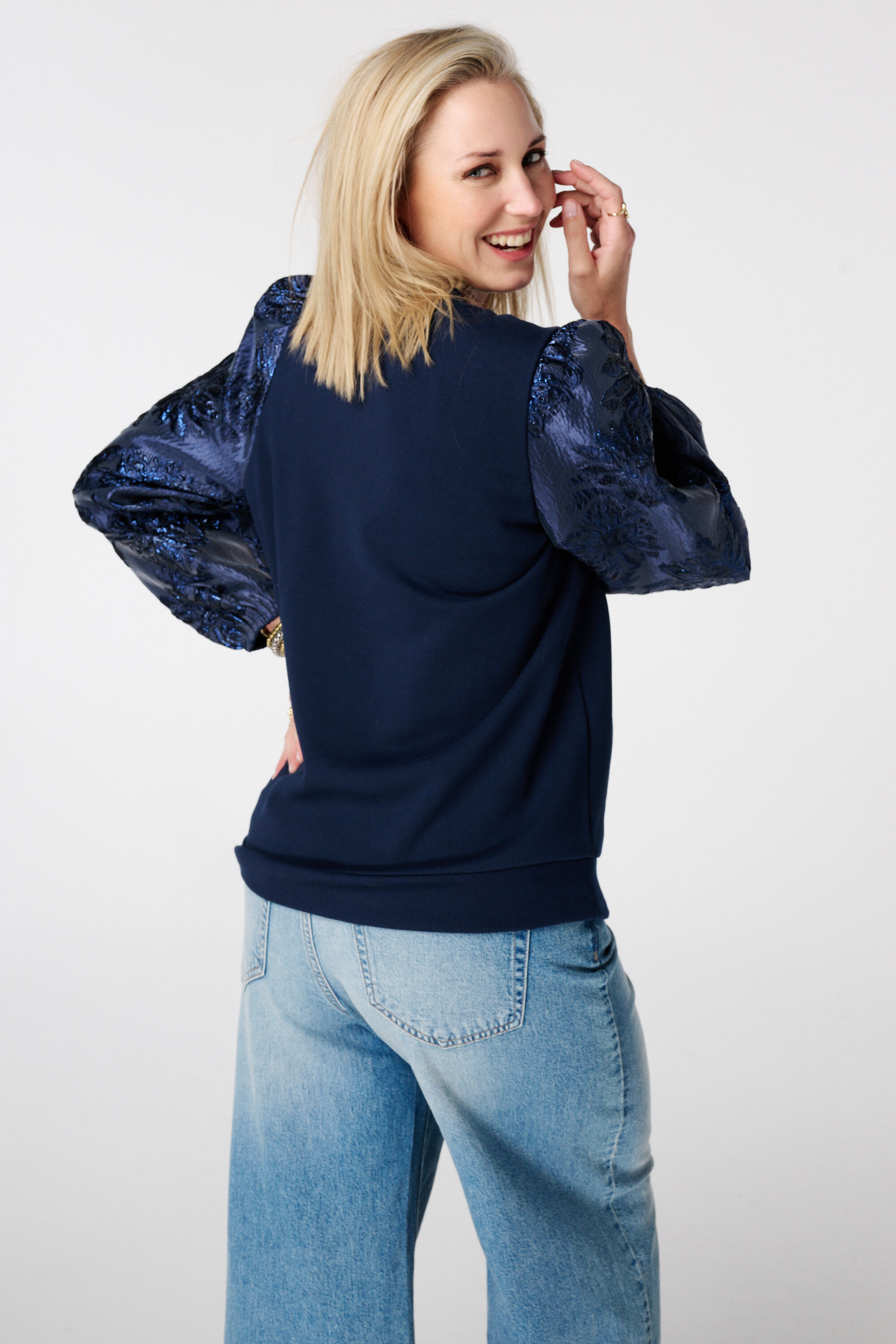 Sweater met jacquard mouwen image number 3