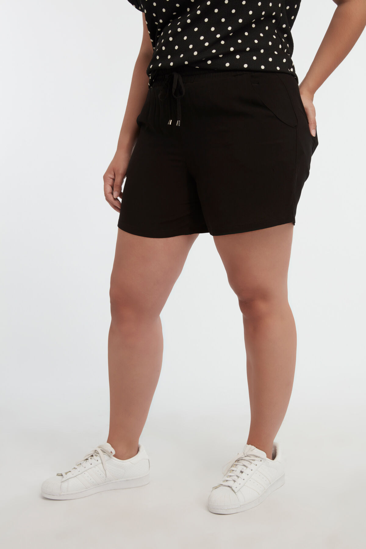 Short met stoffen ceintuur image number 3