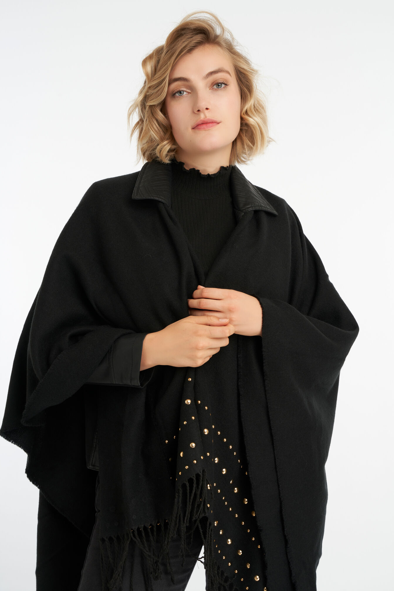 Poncho met studspatroon en fringe image number 4