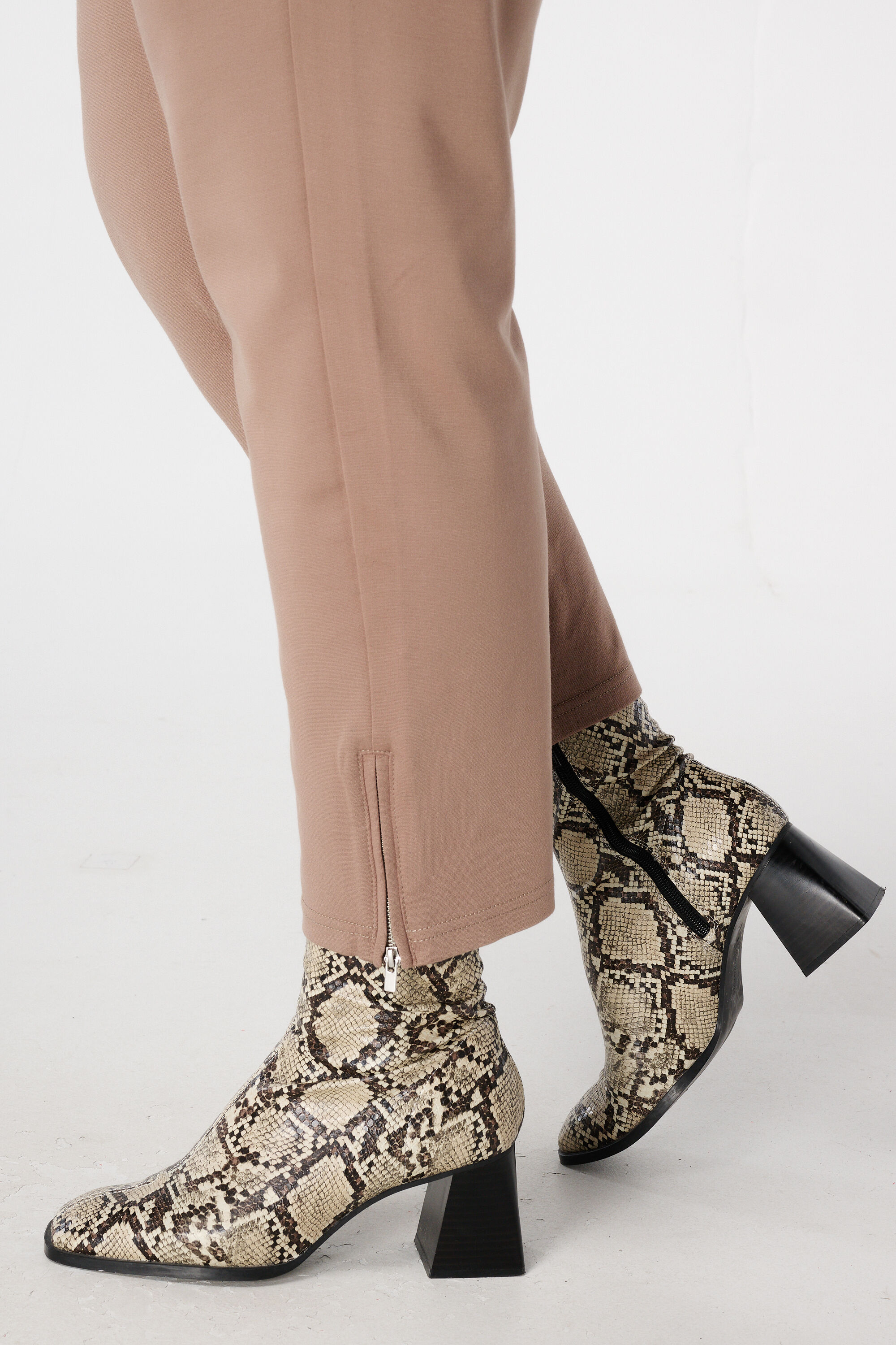 Pantalon &agrave; taille &eacute;lastique image number 4