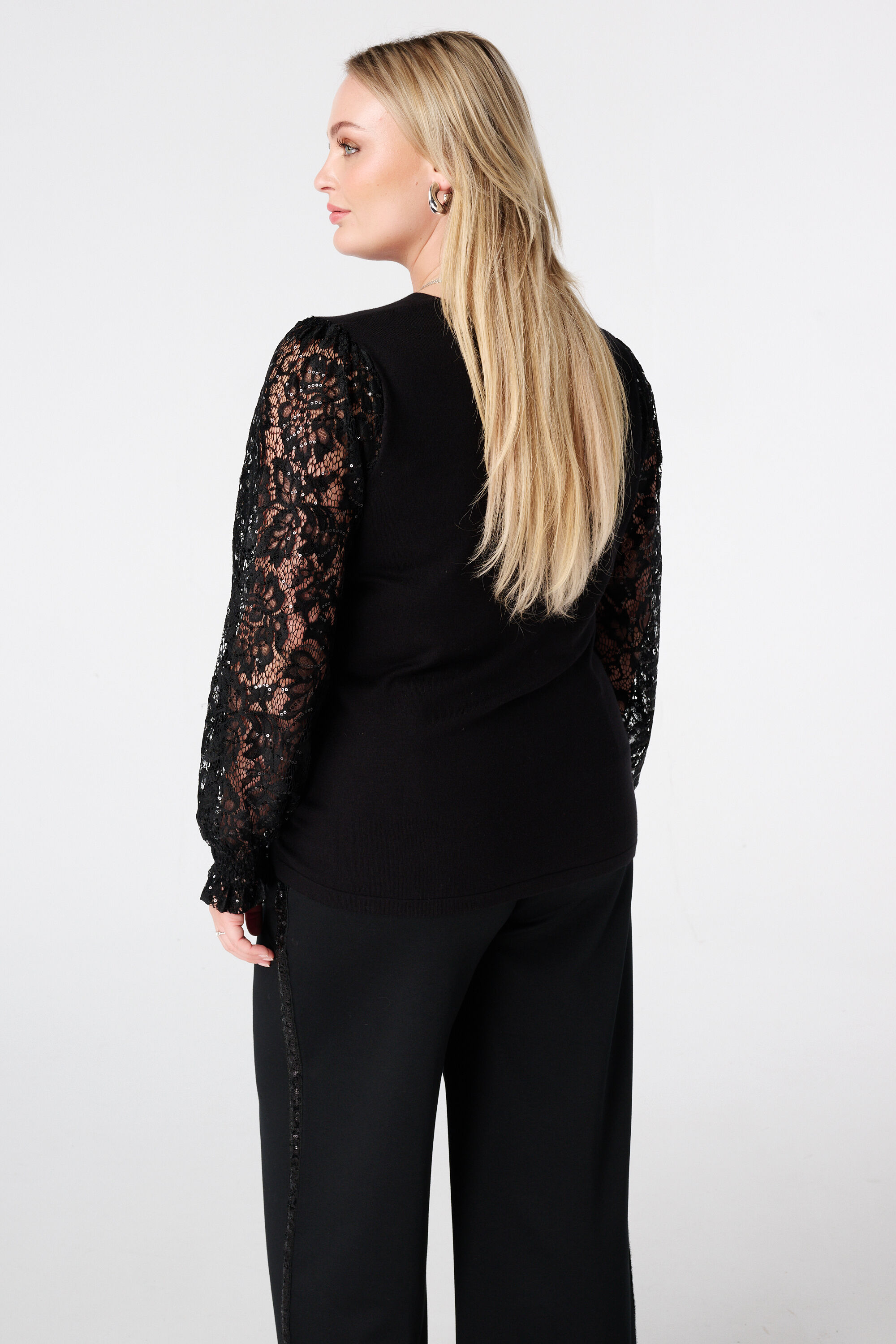 Pull &agrave; manches en dentelle et paillettes image number 3