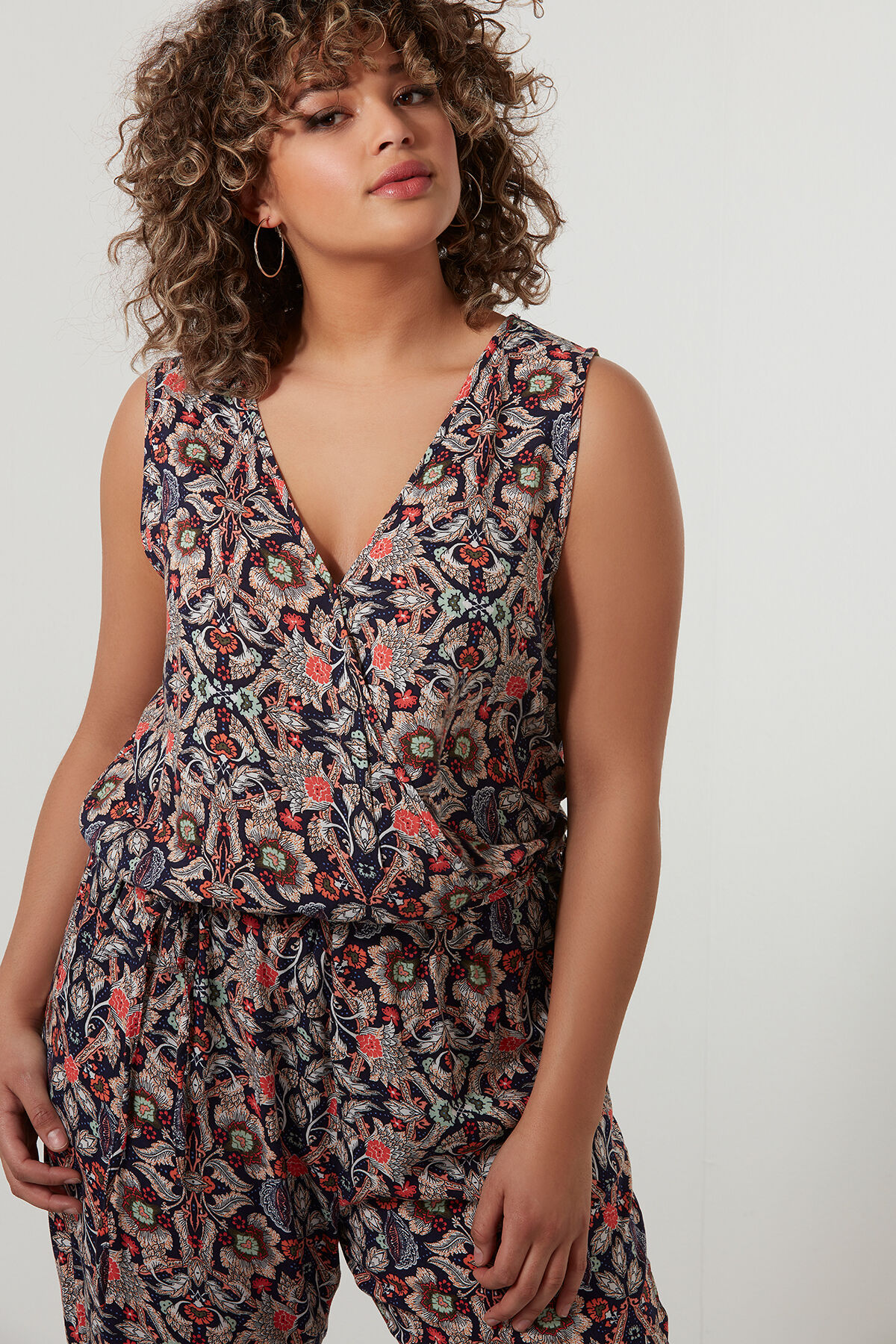 Jumpsuit in all-over print image number 5