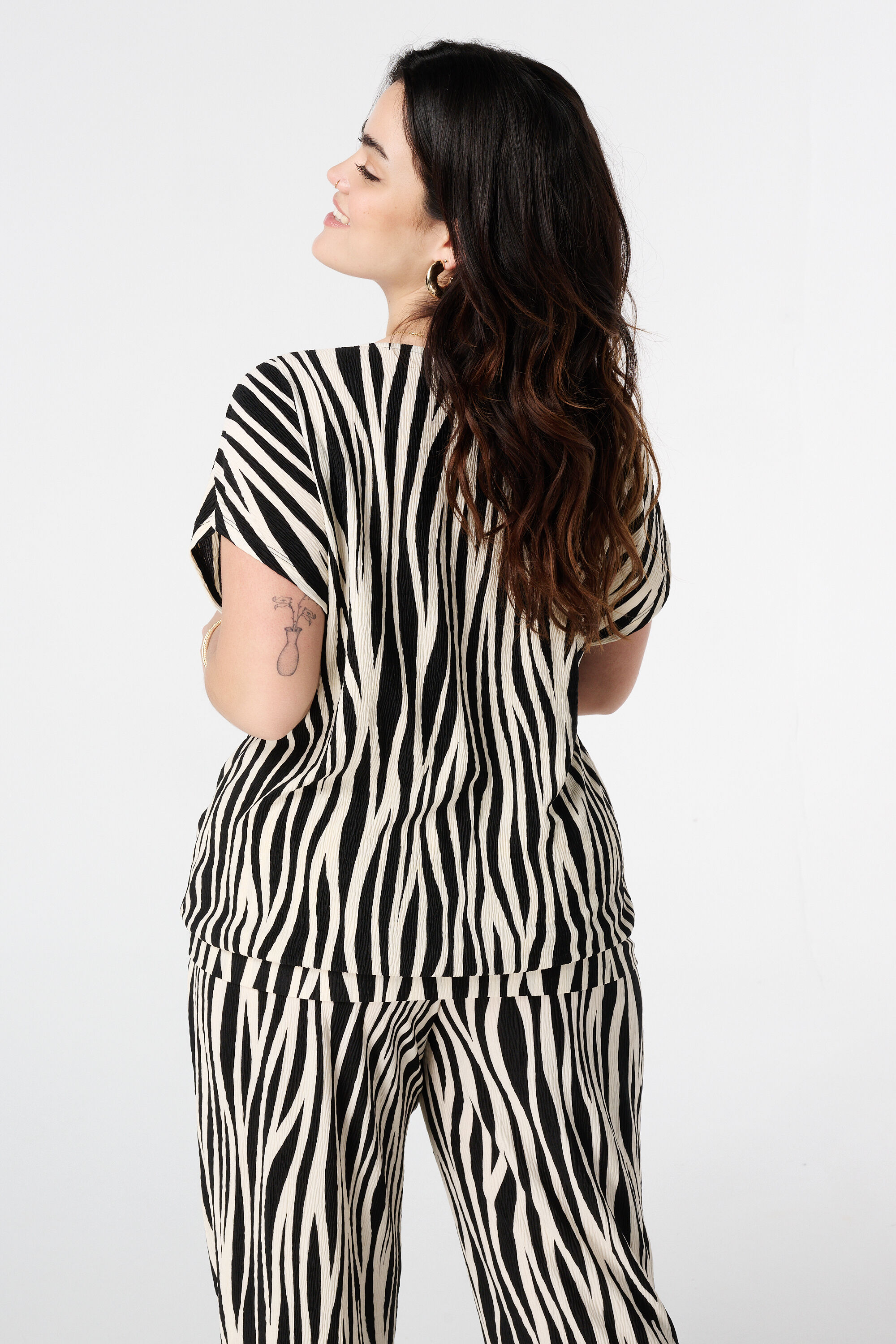 Haut textur&eacute; et mancherons image number 3