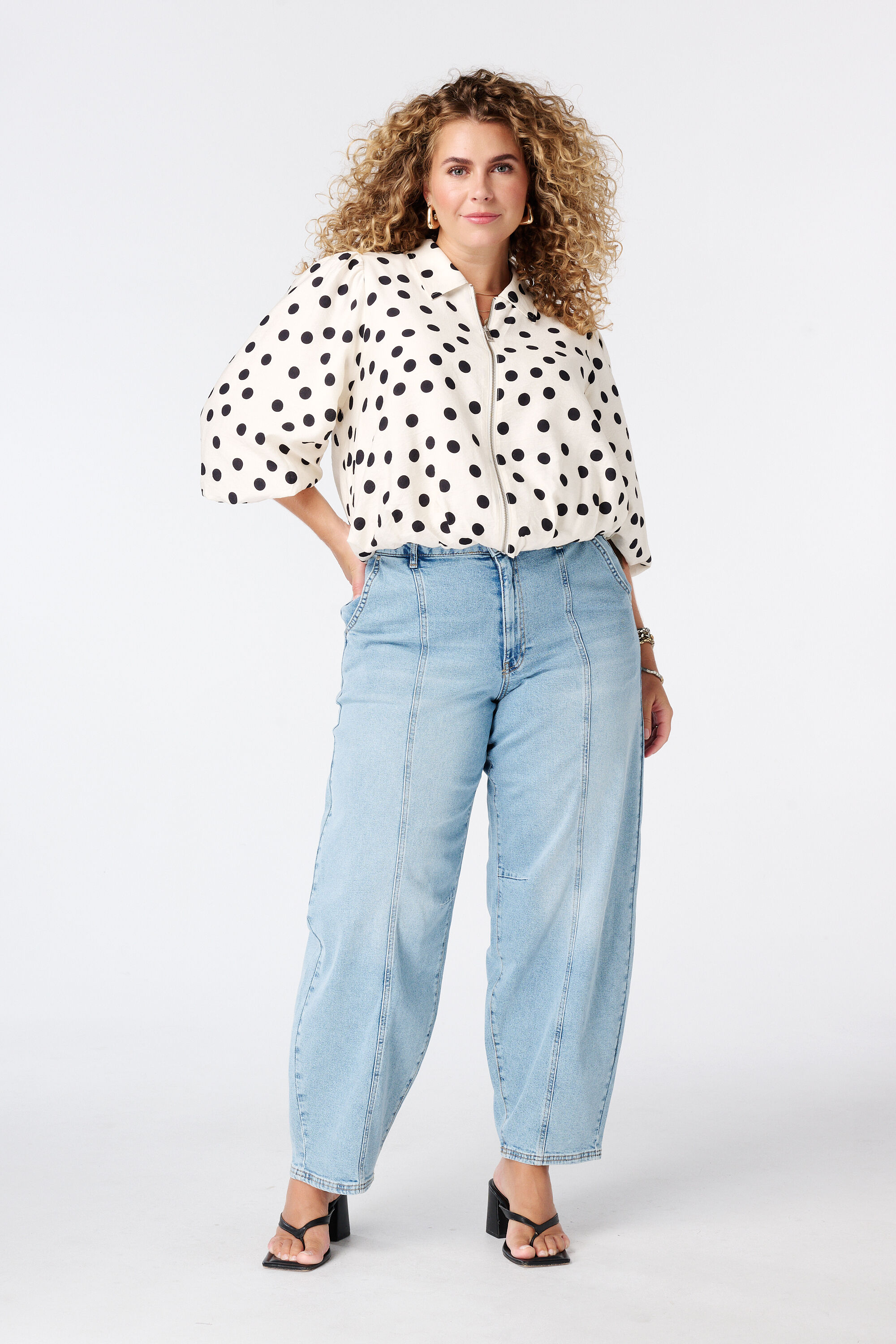 Polka dot jasje met korte pofmouwen image number 3