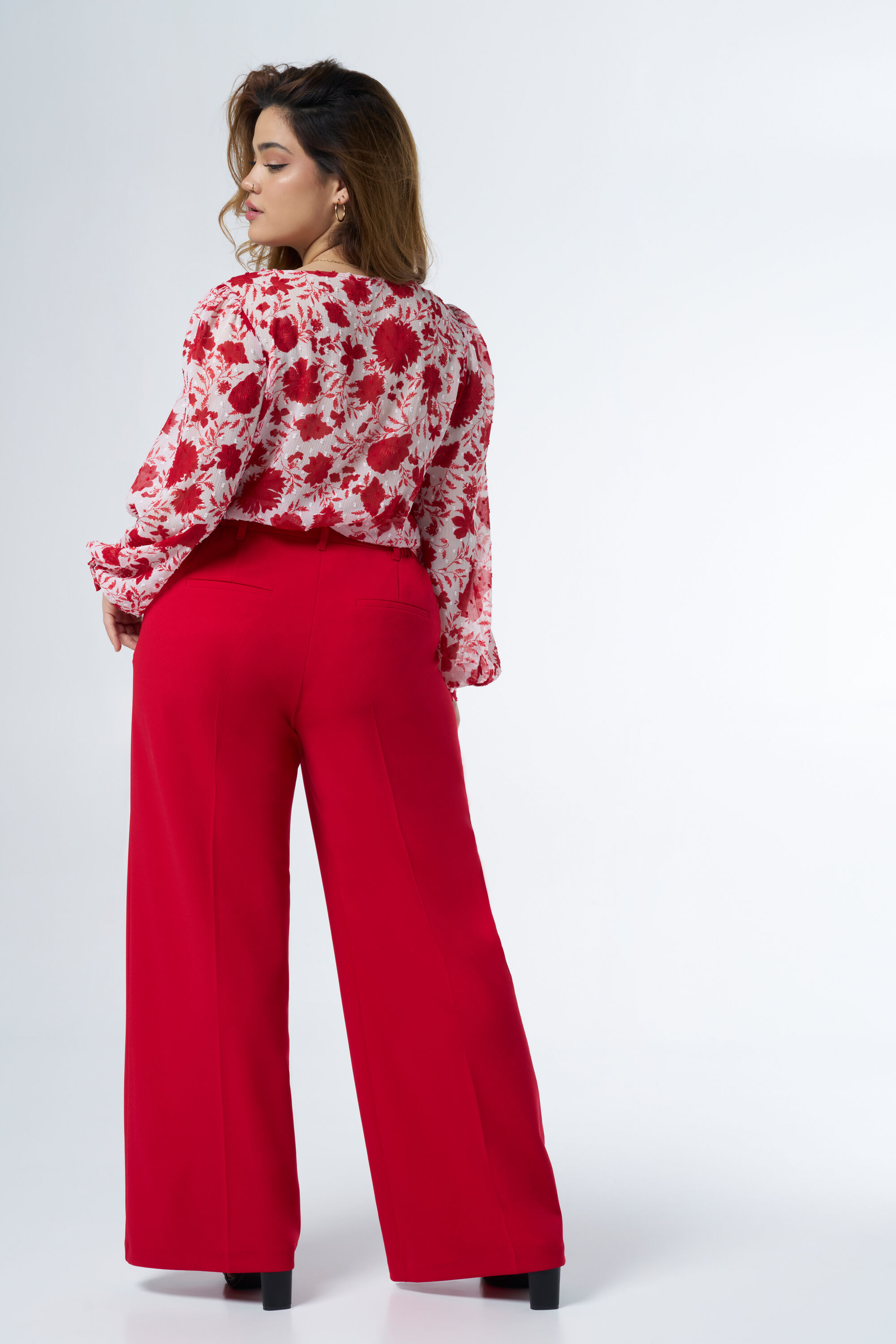 Pantalon &agrave; jambes larges image number 3