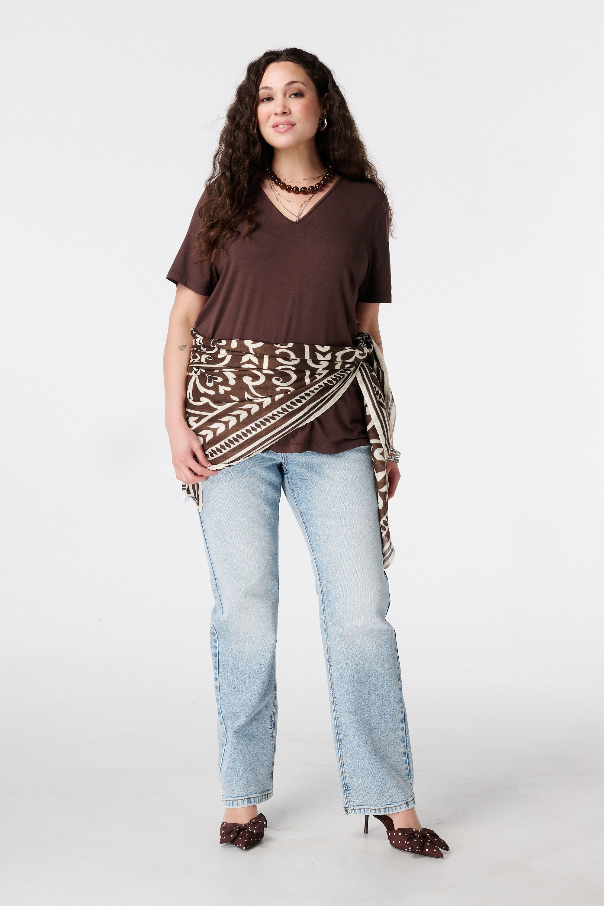 T-shirt &agrave; col en V image number 5