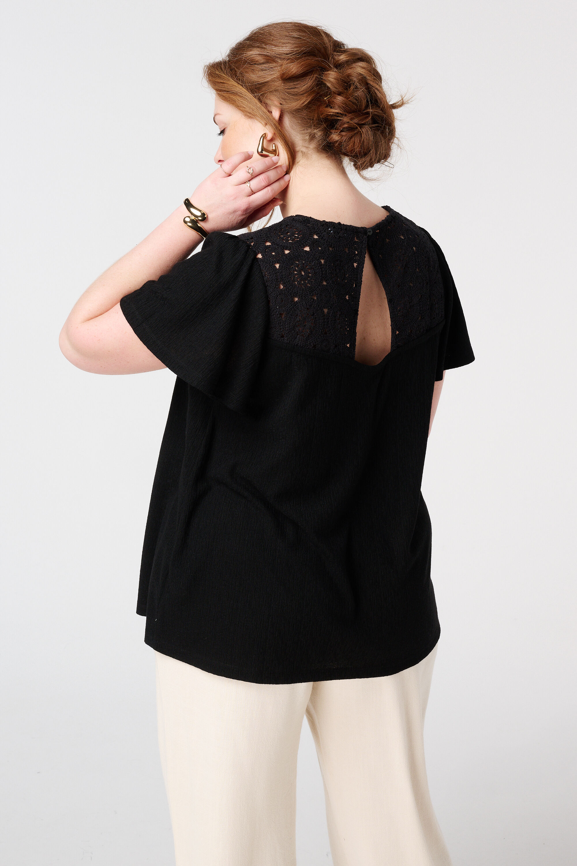 T-shirt met crochet details image number 3