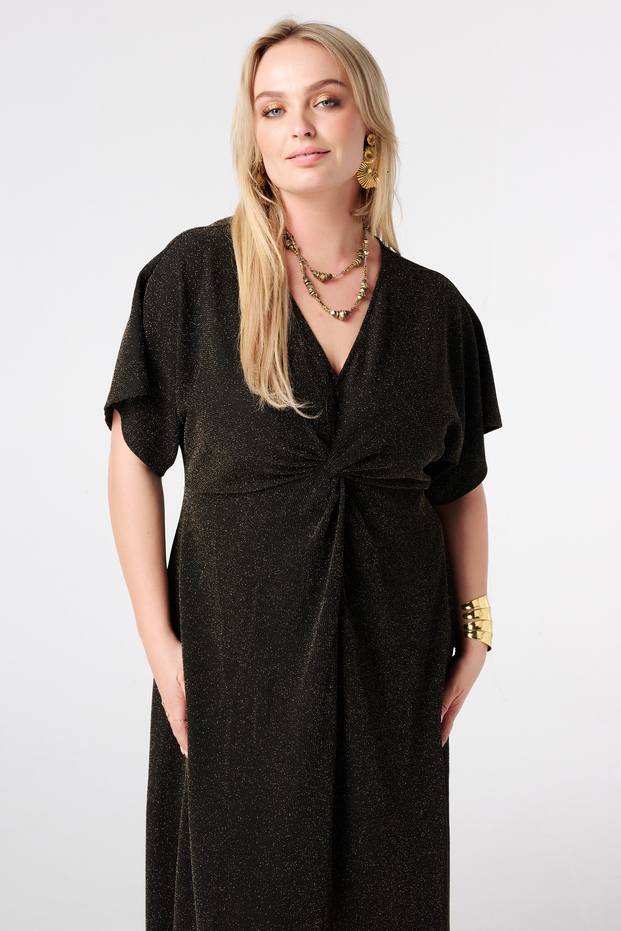 Glitter jurk met vlindermouwen en knoop detail image number 5