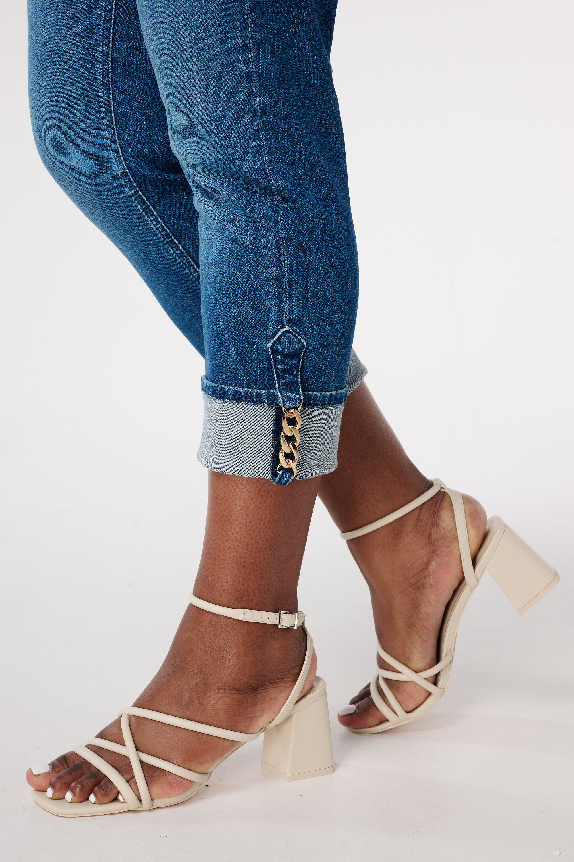 Capri jeans met omslag image number 4