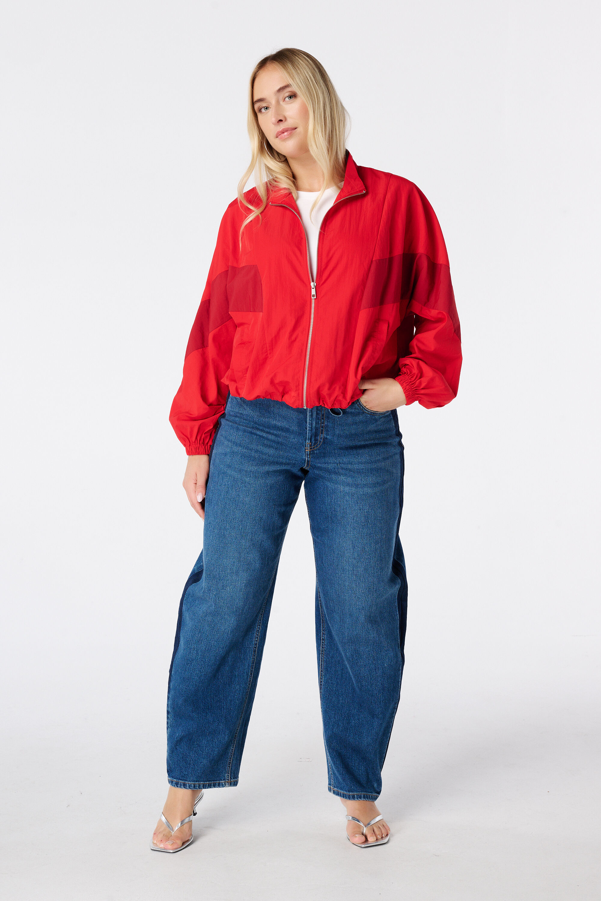 Jasje met sportieve print image number 5