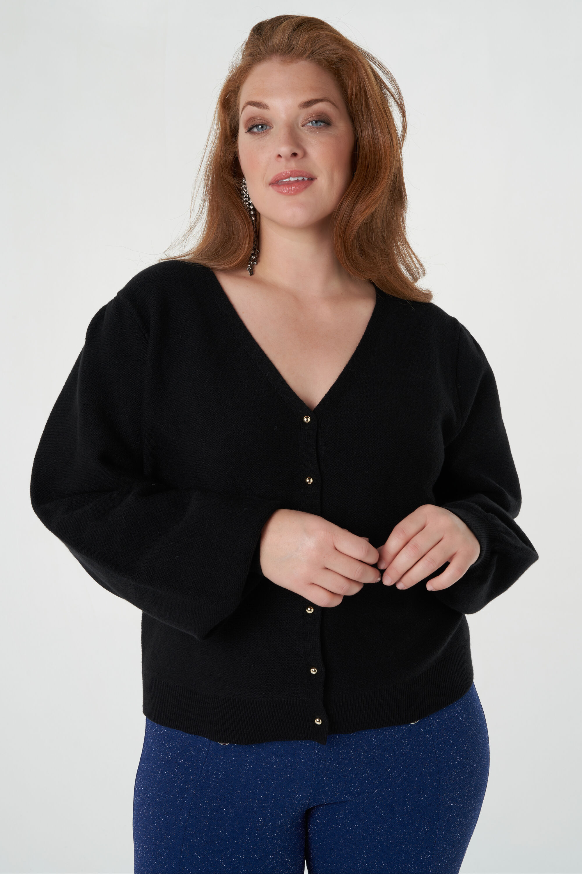 Fijngebreid vest met knopen image number 0