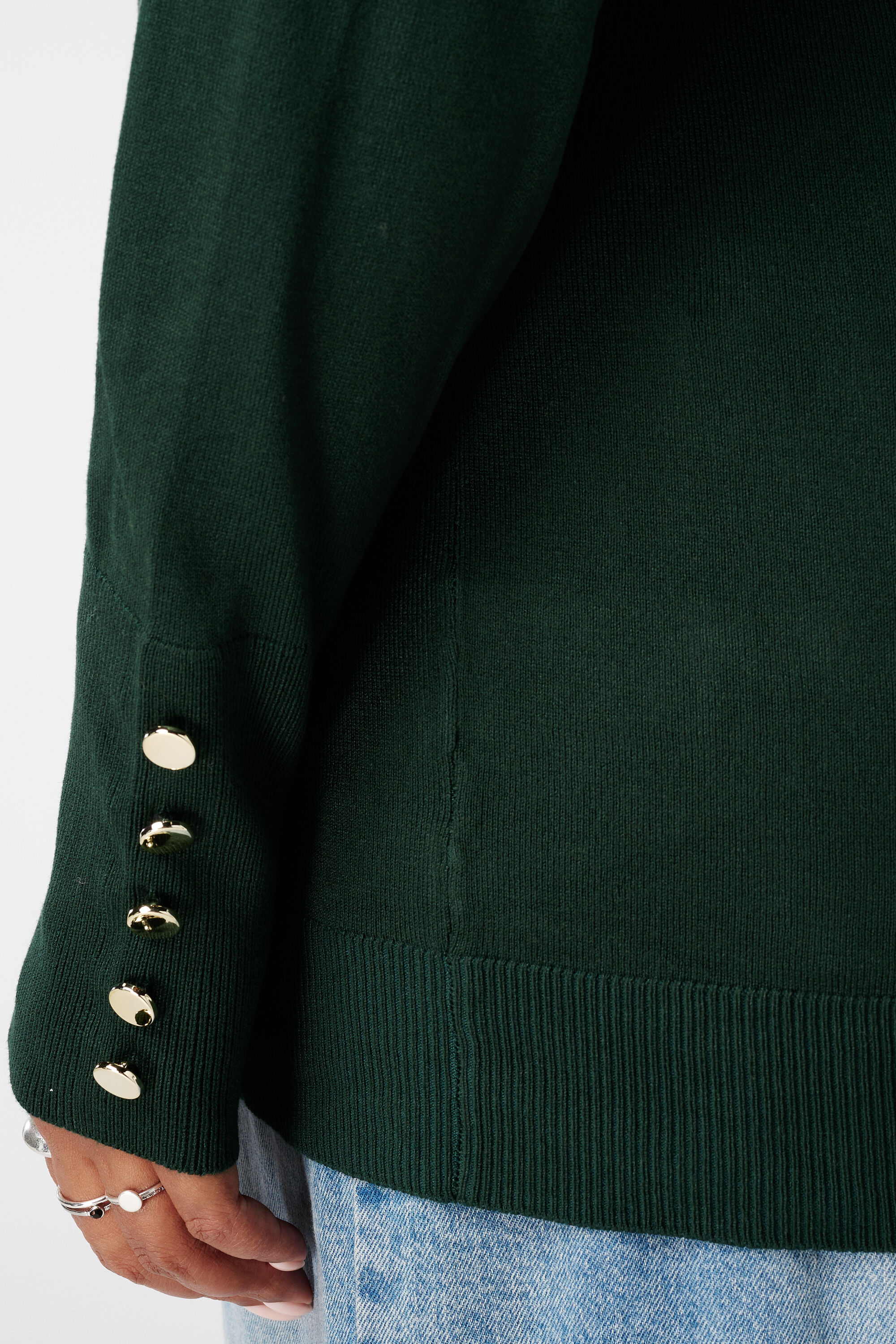 Pull &agrave; col roul&eacute; et boutons d&eacute;coratifs image number 6