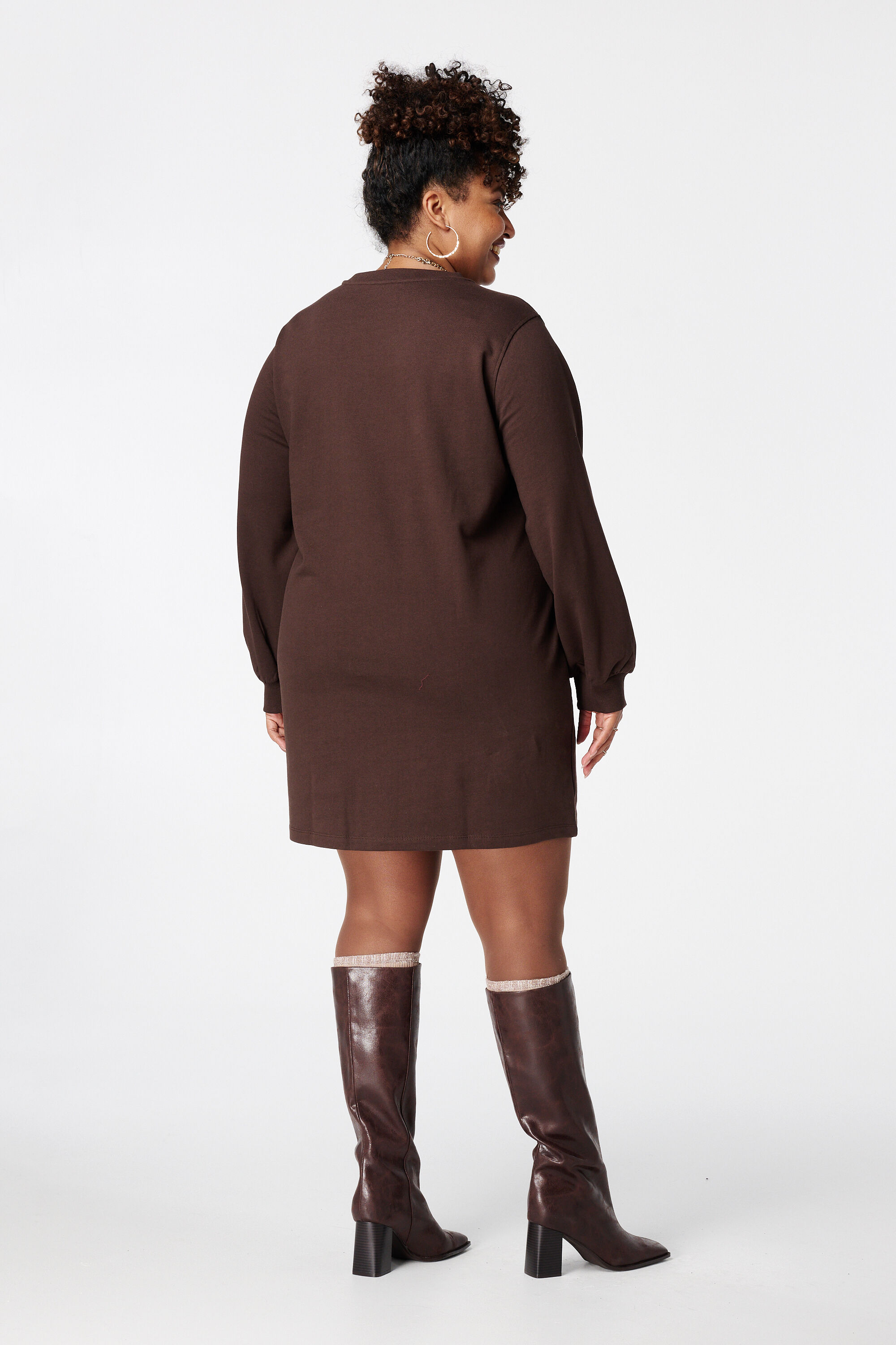 Sweater dress met tekst image number 3