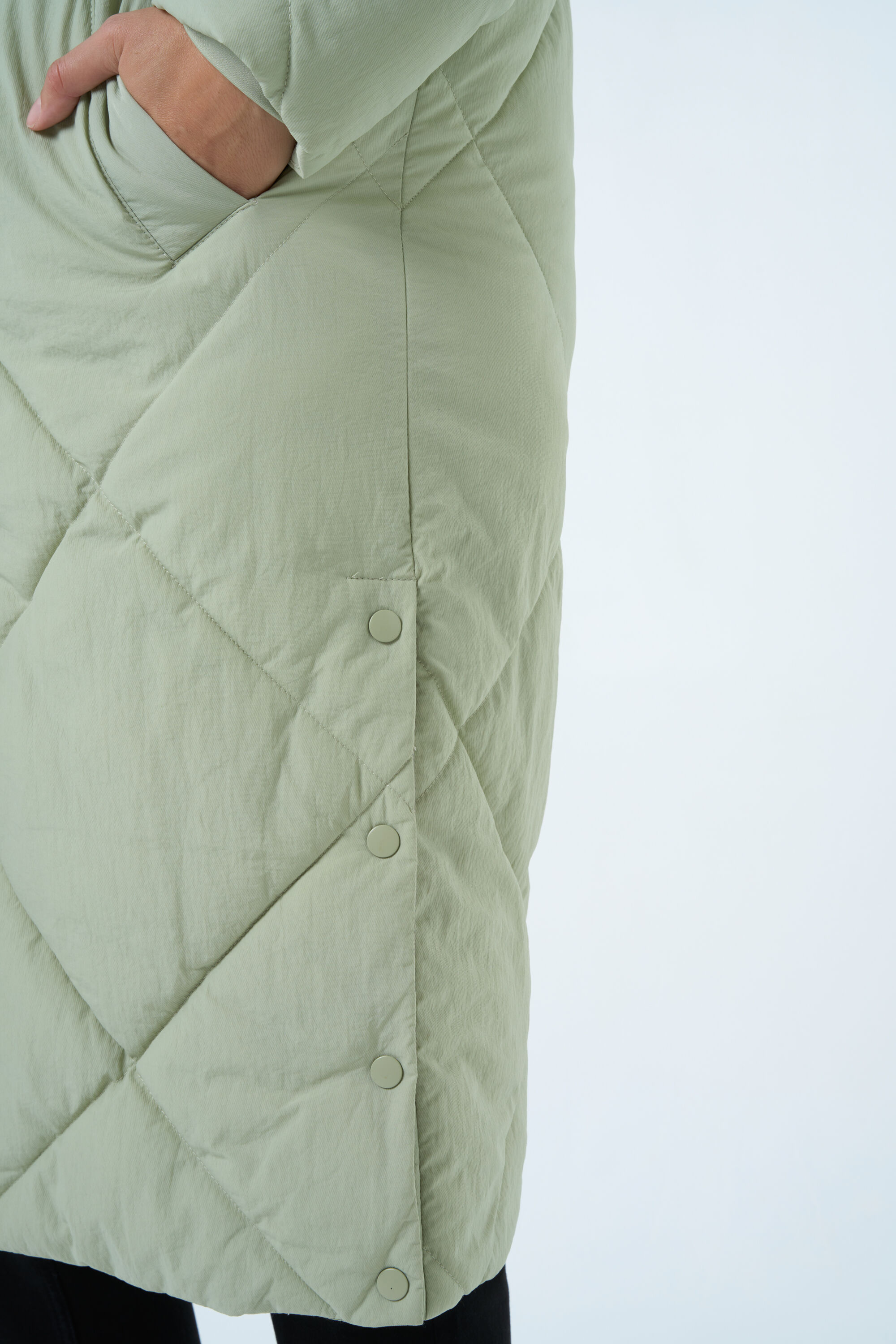 Veste longue matelass&eacute;e &agrave; capuche image number 5