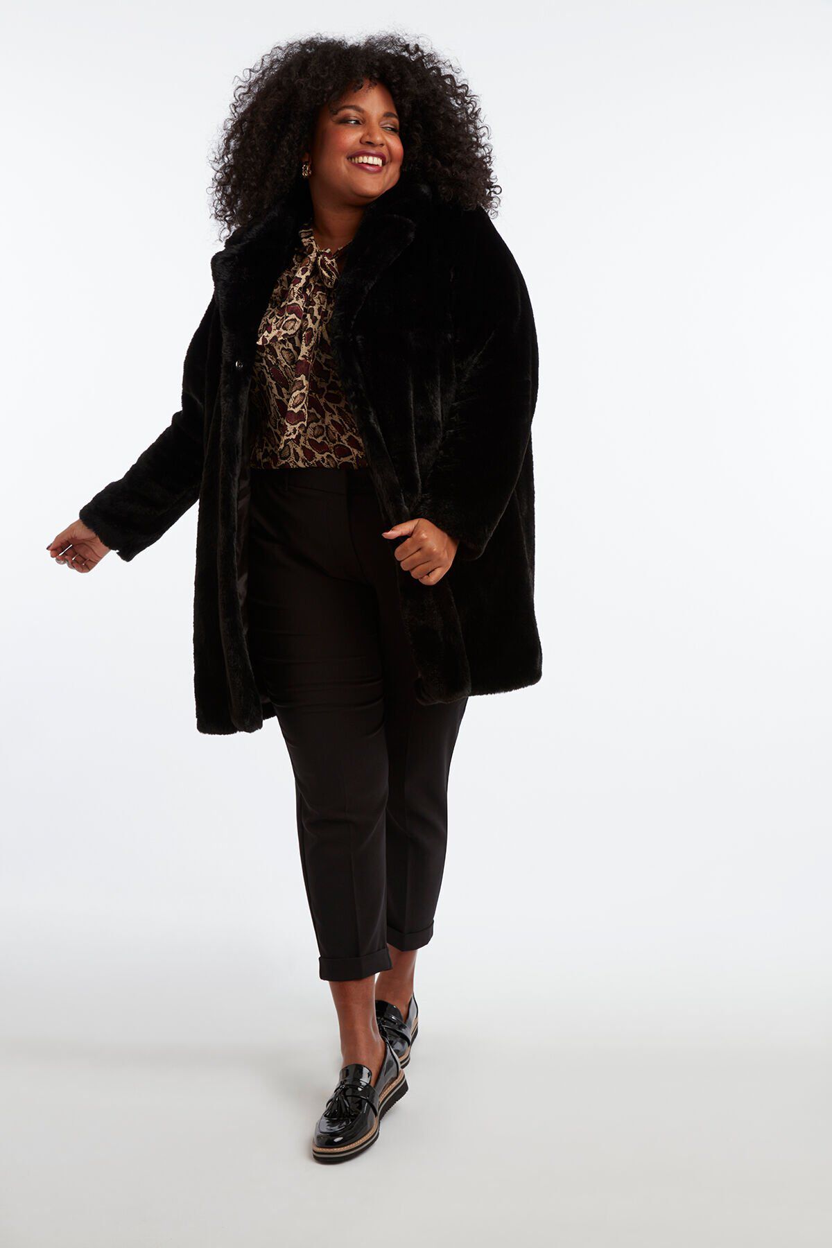 Manteau en fausse fourrure image number 3