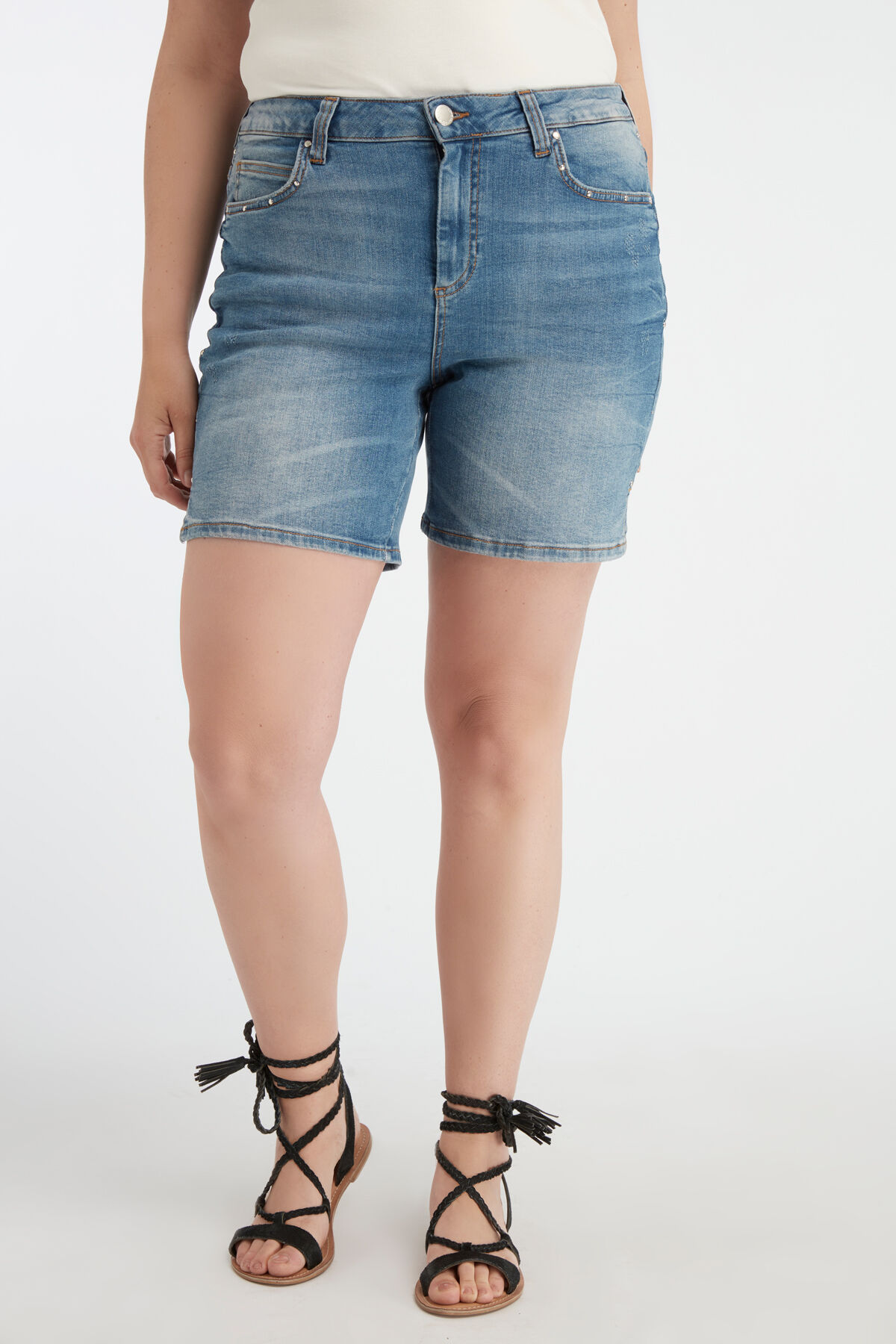 Short avec clous image number 3