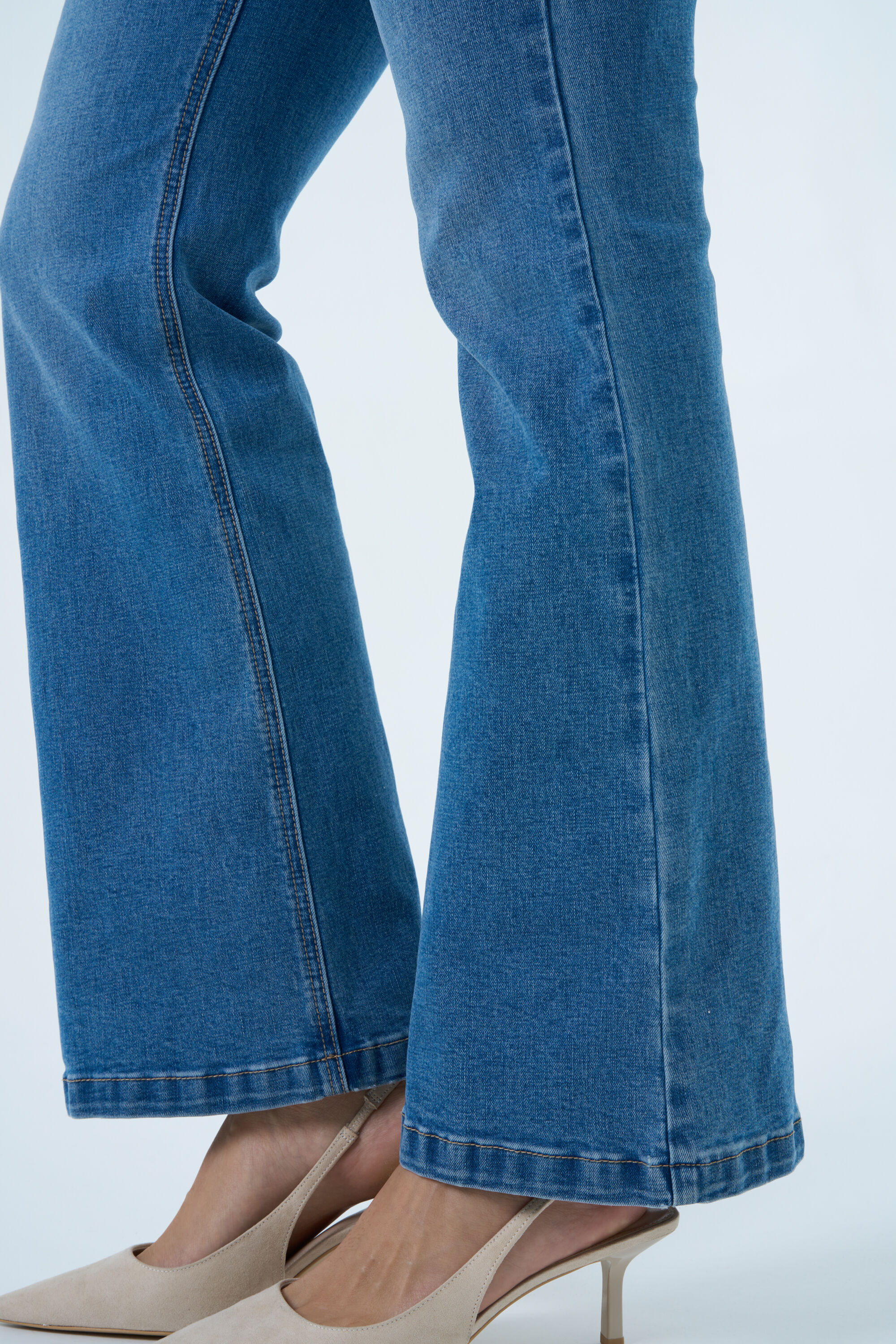 Flared jeans image number 4