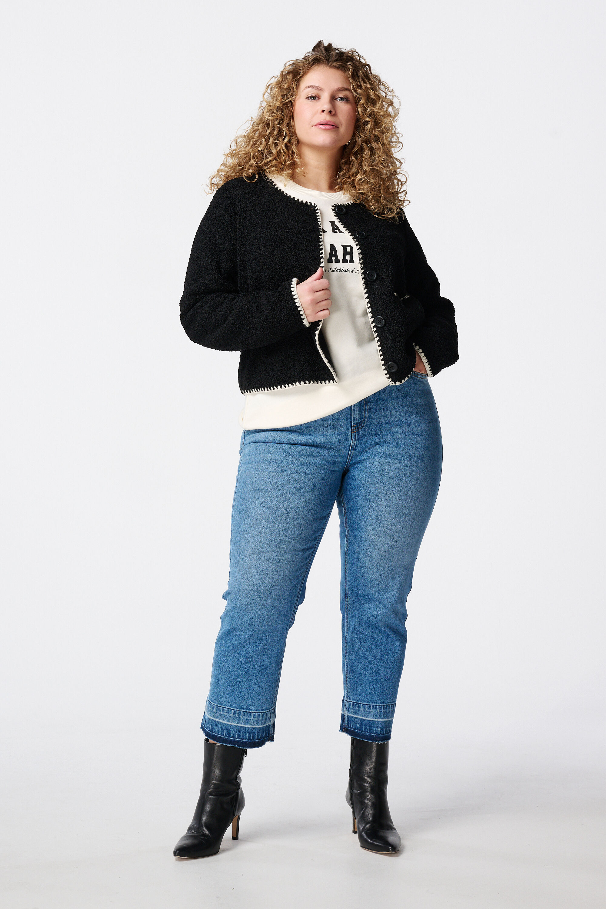 Teddy jacket met contrast details image number 5