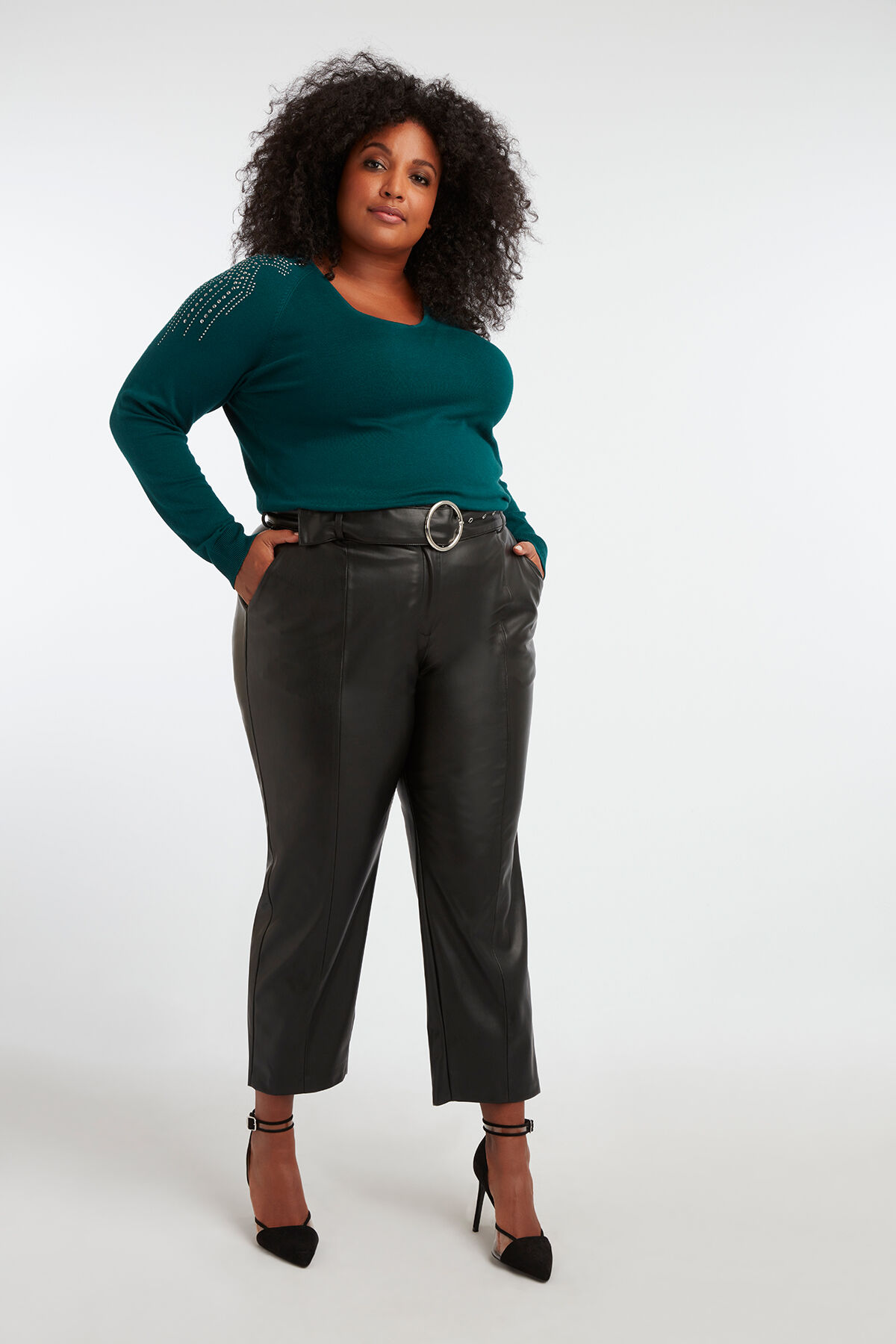 Pull avec strass image number 3