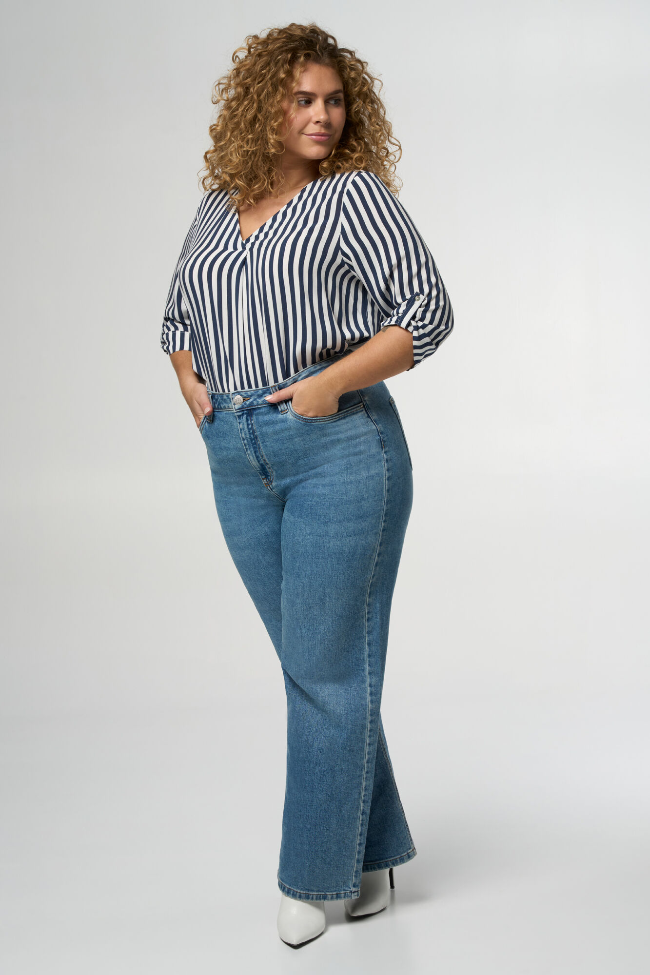 Wide leg jeans IVY image number 6