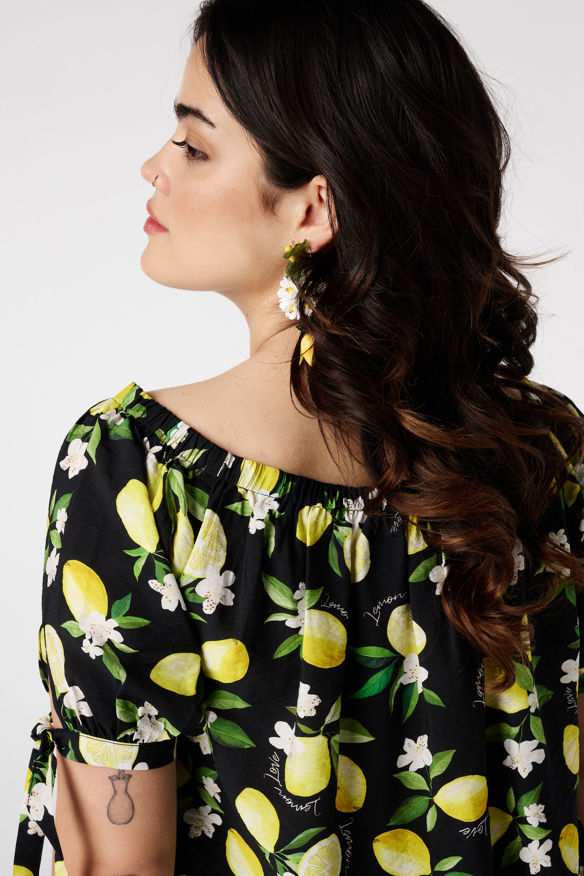 Off-shoulder blouse met print image number 4