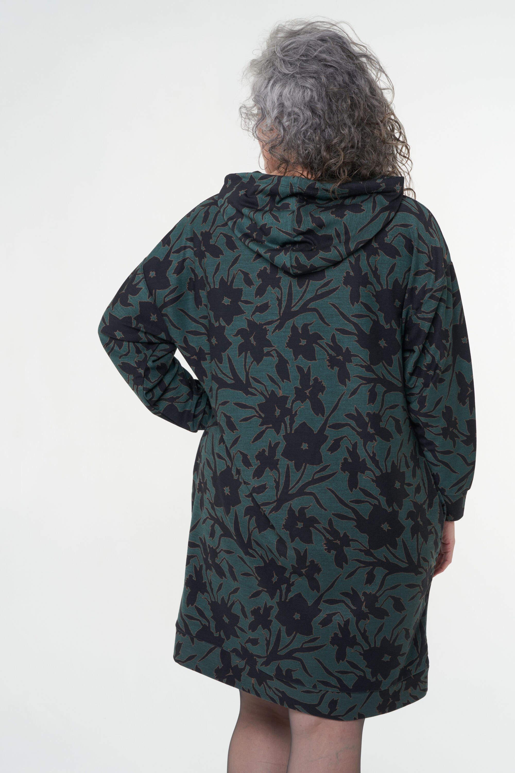 Robe-sweat &agrave; capuche image number 4