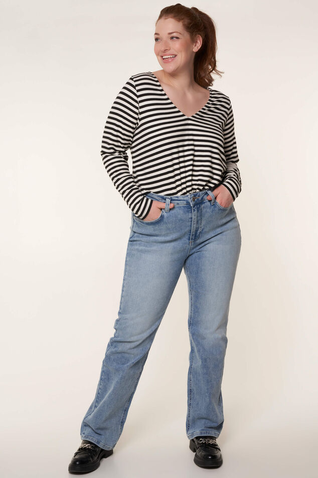 Straight leg jeans  image number 0
