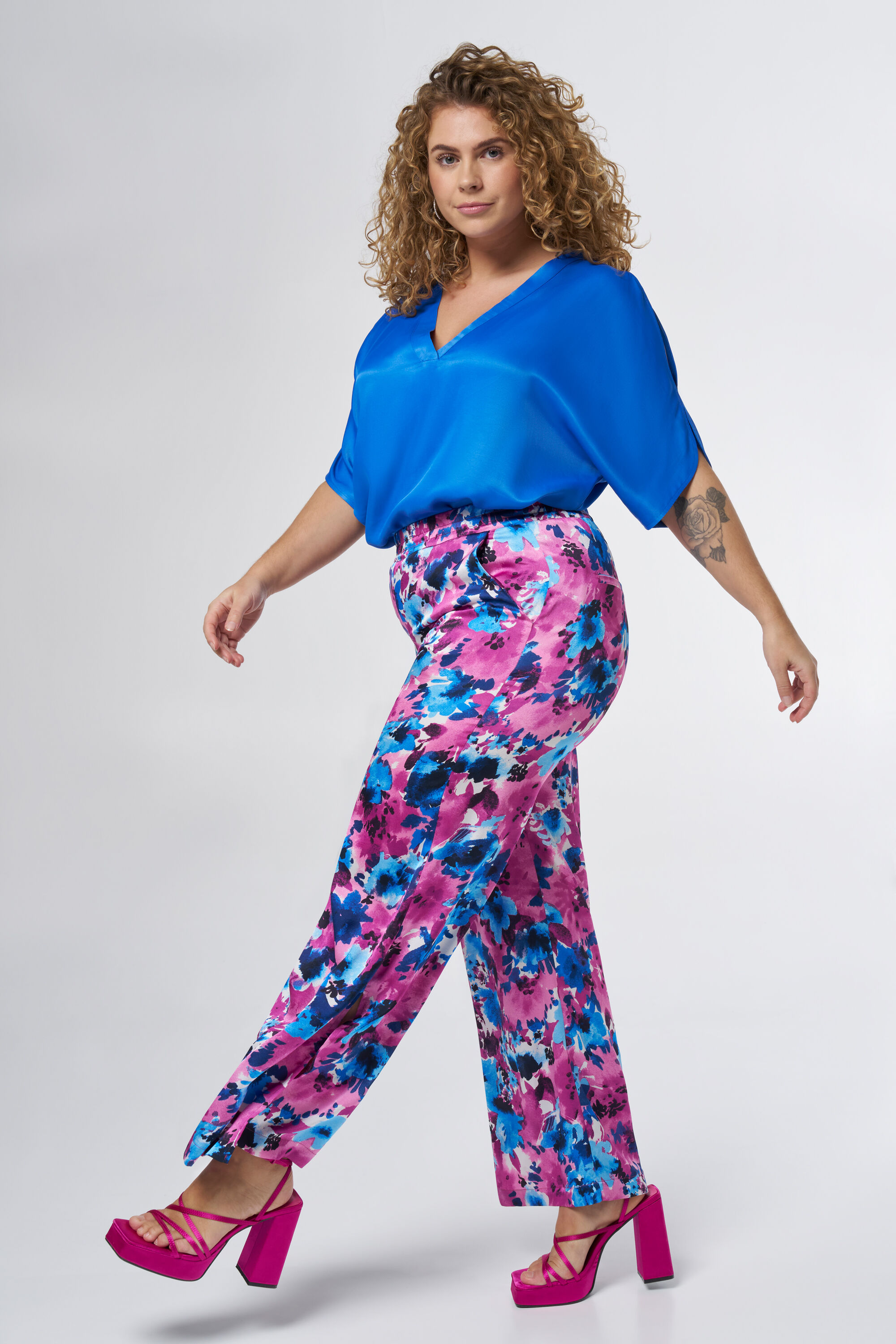 Pantalon &agrave; imprim&eacute; floral image number 6