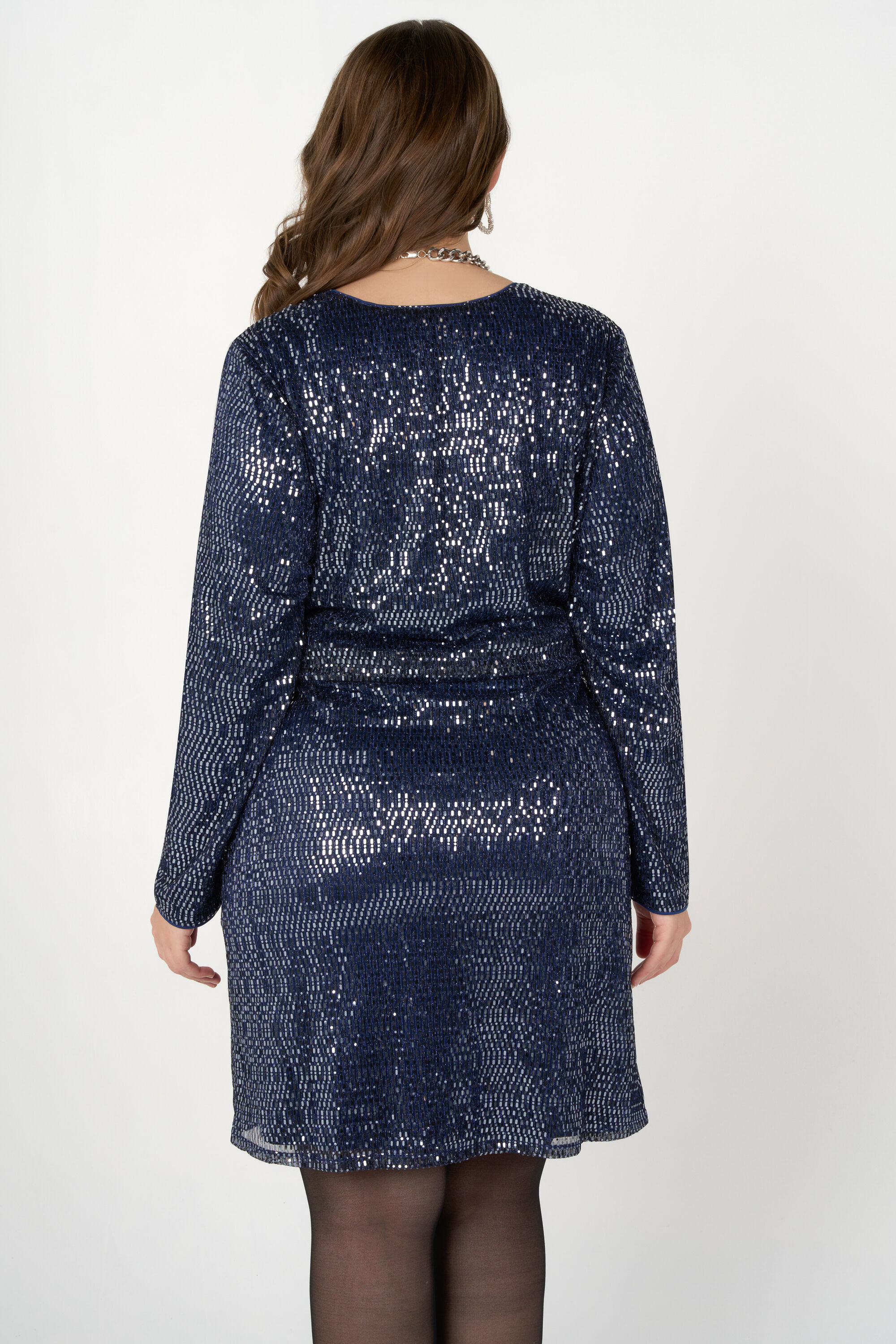 Robe &agrave; paillettes  image number 3