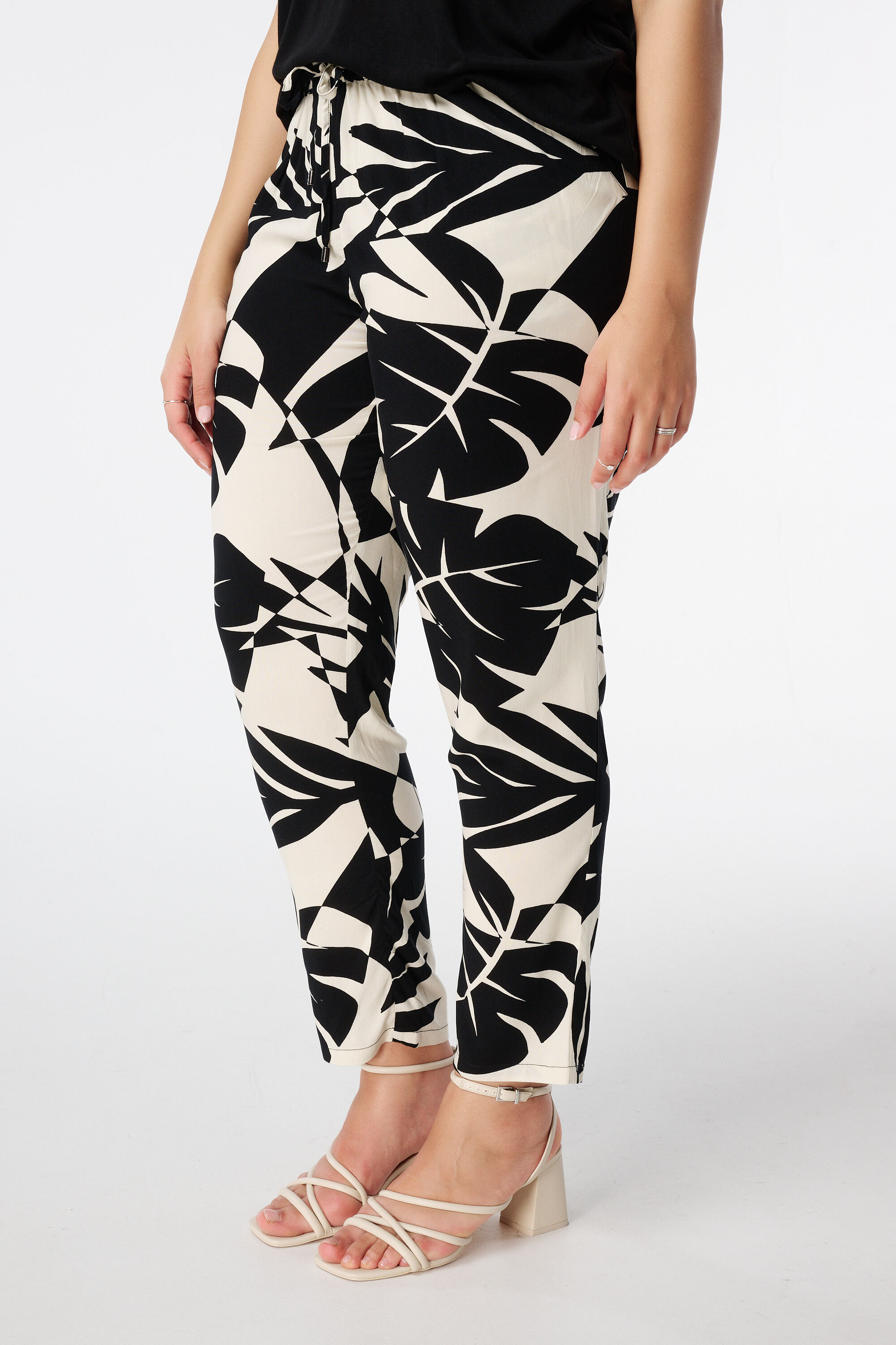Comfy broek met strikkoord image number 5