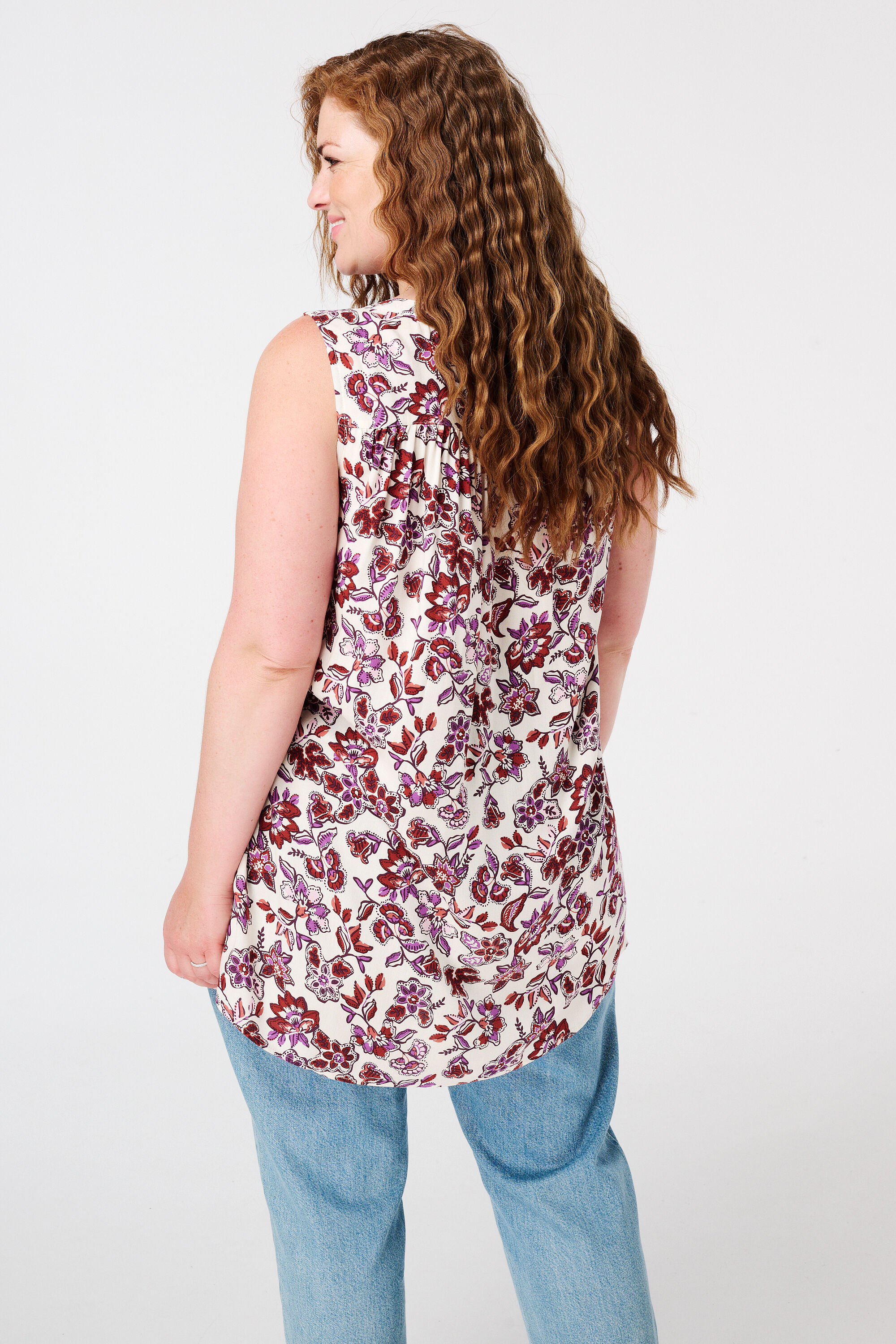 Top met V-hals en print image number 3