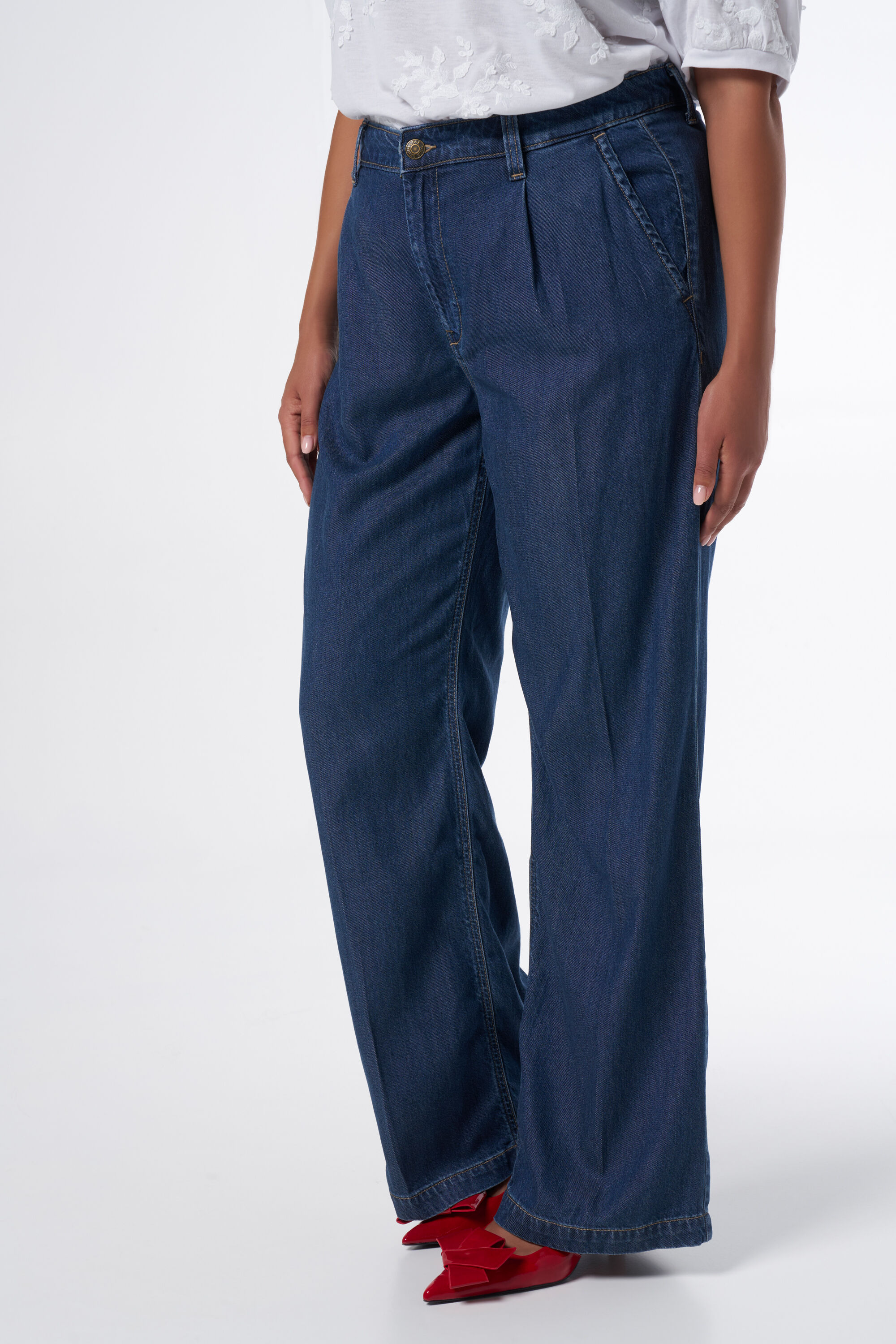 Wide leg jeans image number 5